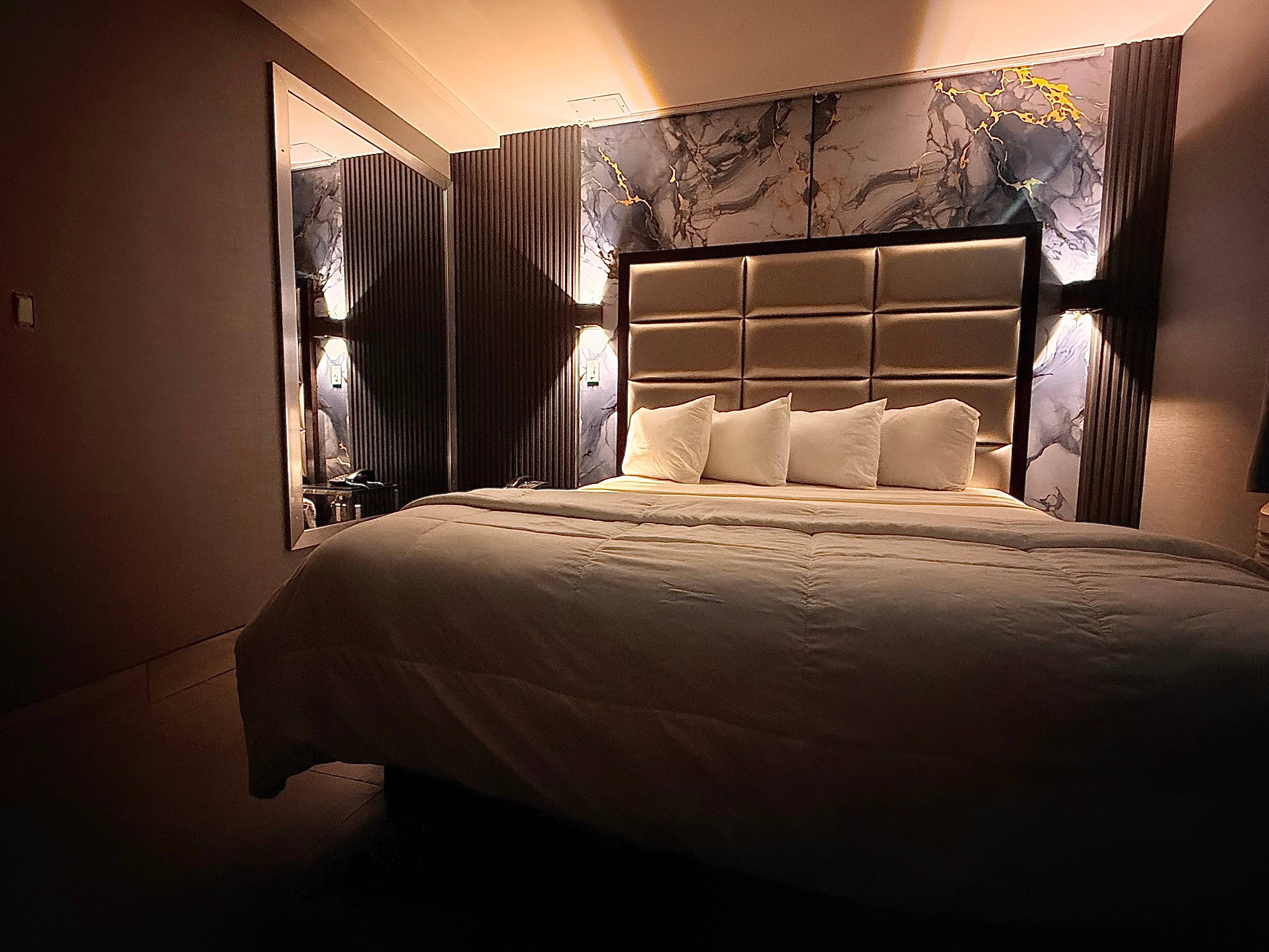 Umbrella Hotel Bronx