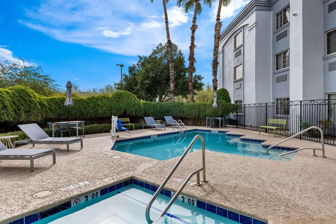 Spark by Hilton Glendale Peoria Phoenix North