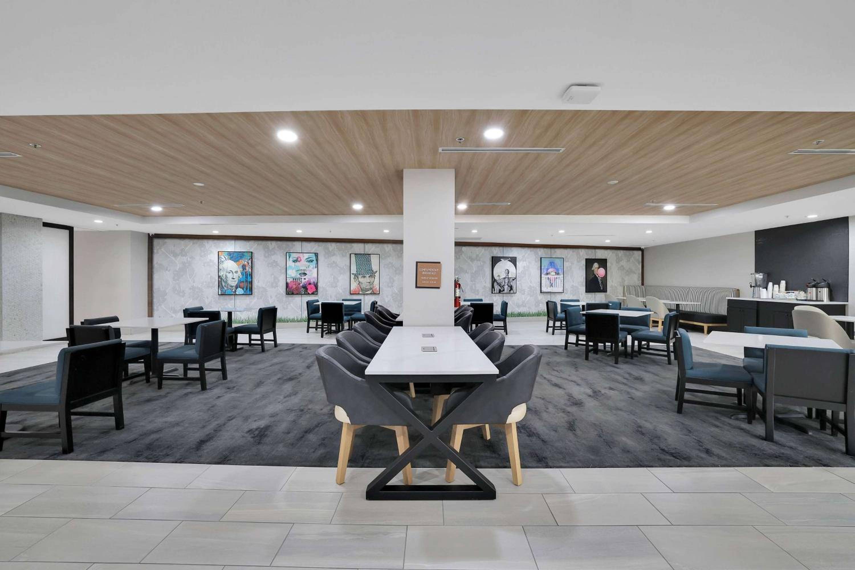 La Quinta Inn & Suites By Wyndham Washington DC / NY Avenue