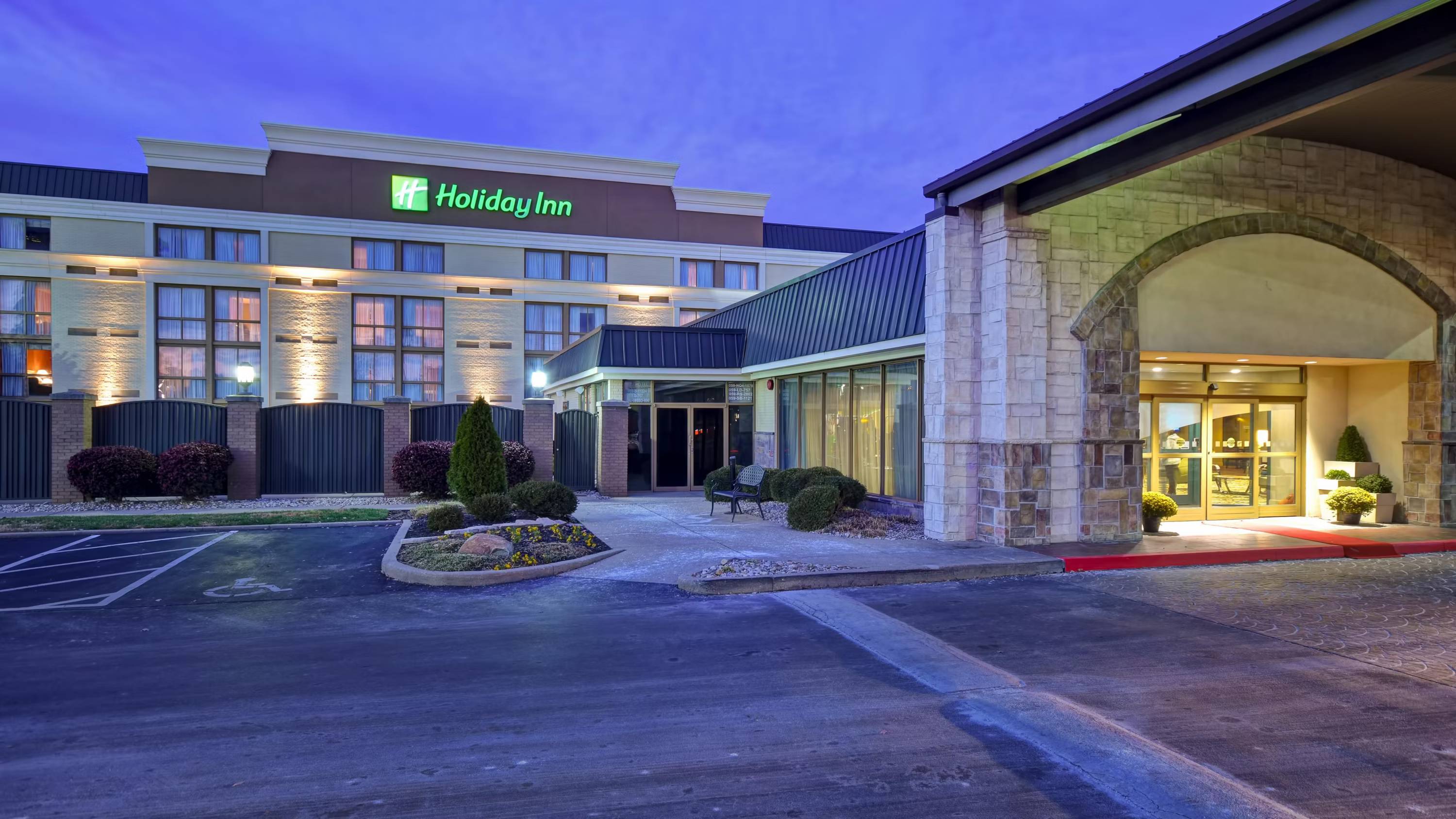Holiday Inn Cincinnati-Riverfront by IHG