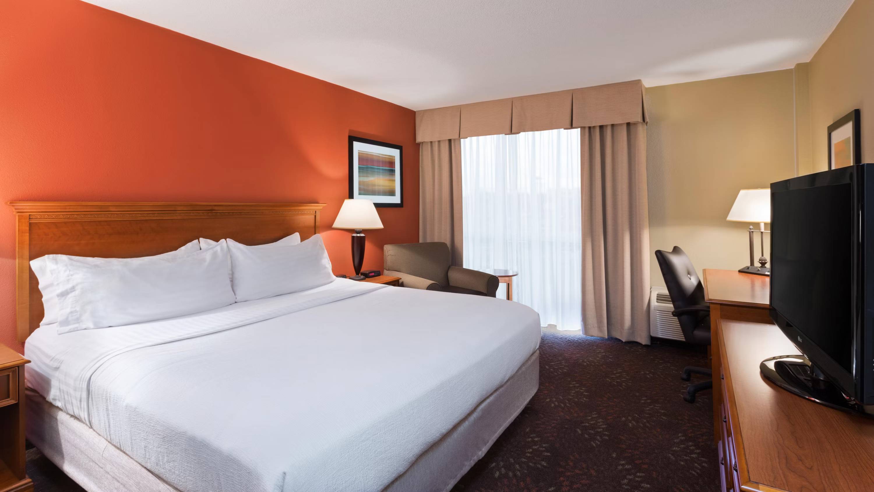 Holiday Inn Cincinnati-Riverfront by IHG