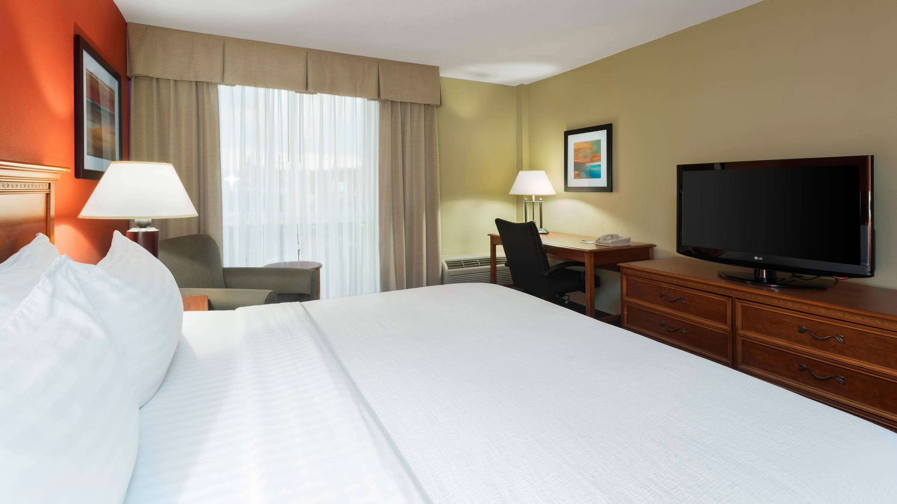 Holiday Inn Cincinnati-Riverfront by IHG