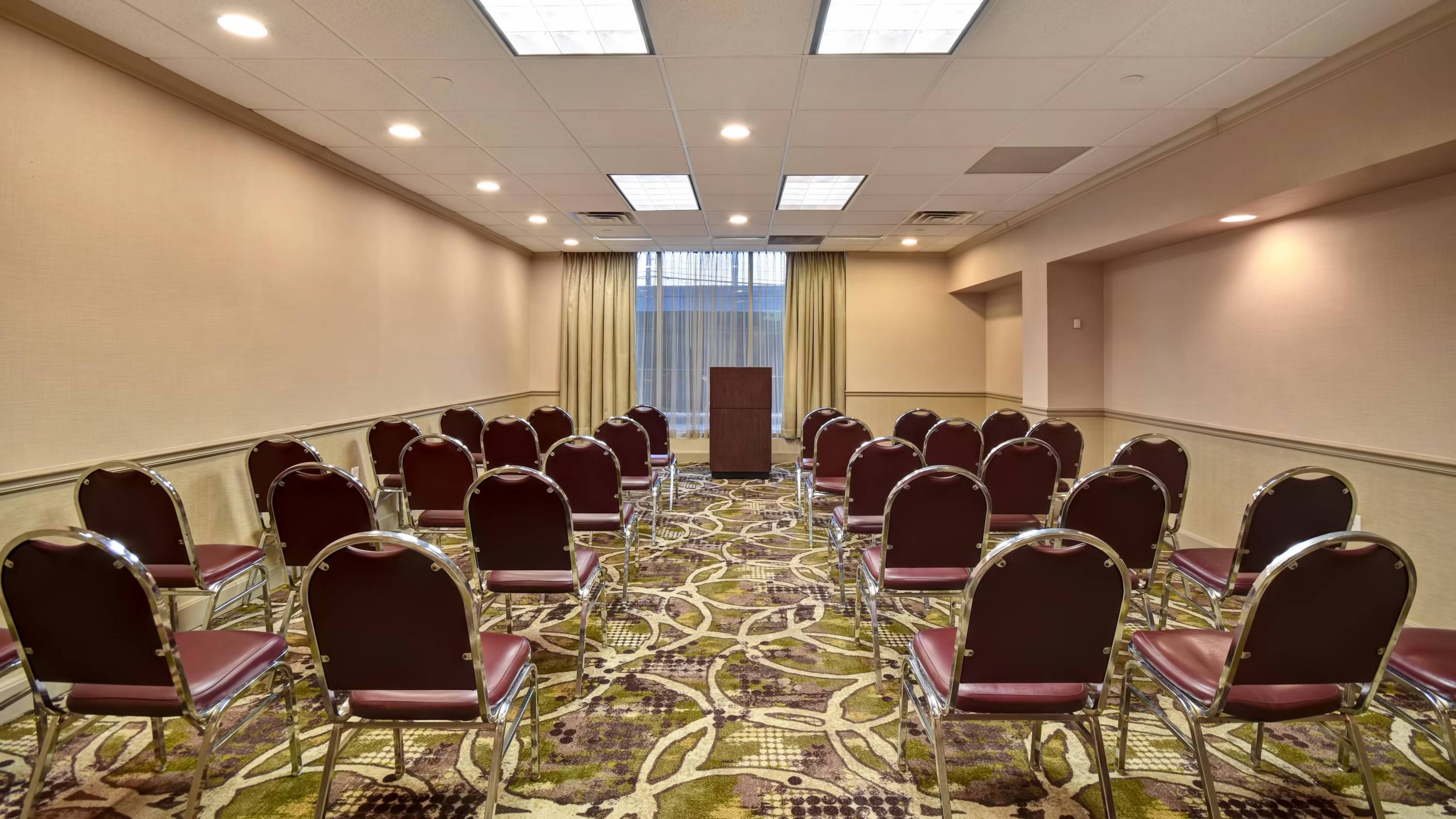 Holiday Inn Cincinnati-Riverfront by IHG