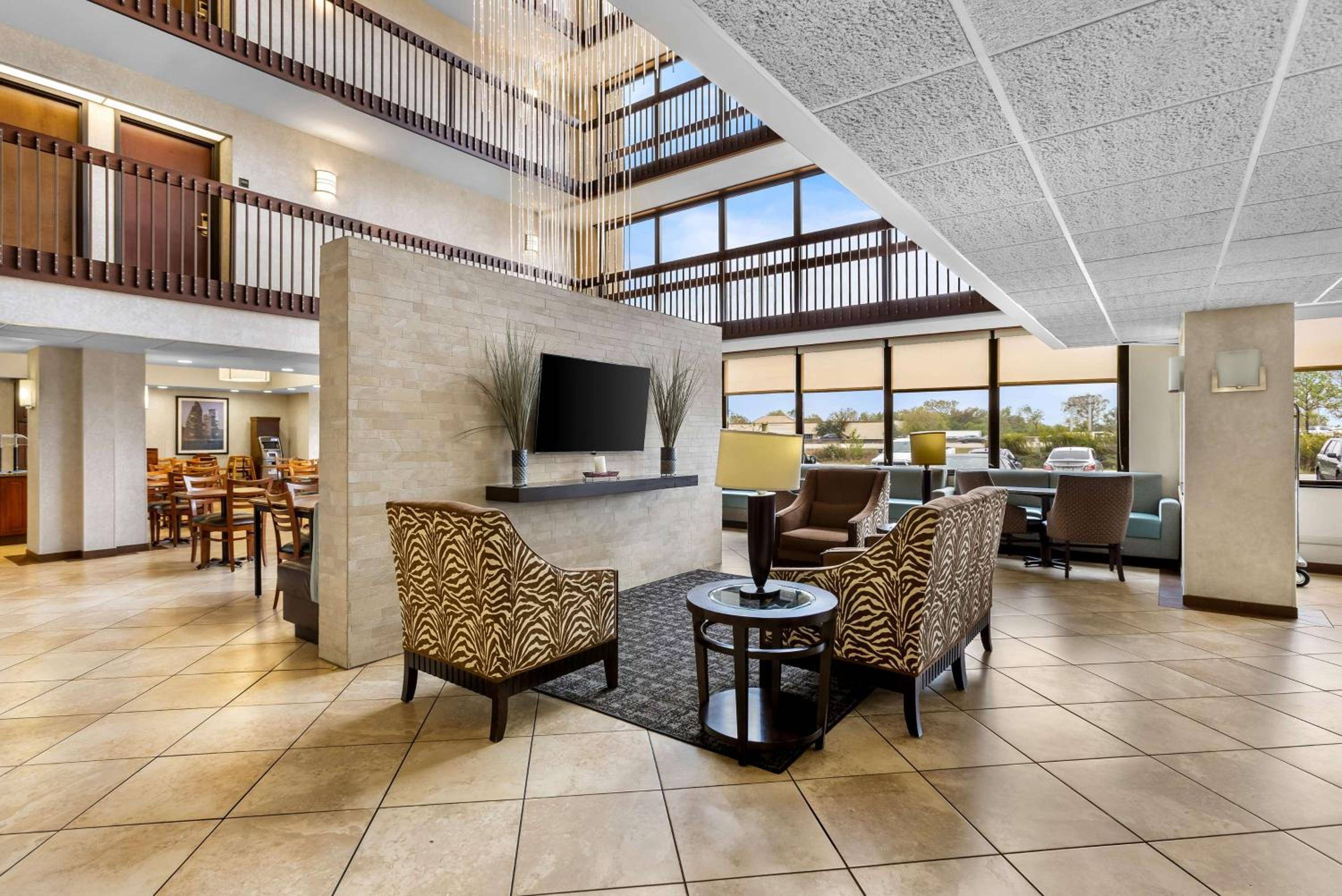 Sonesta Essential Houston Hobby Airport