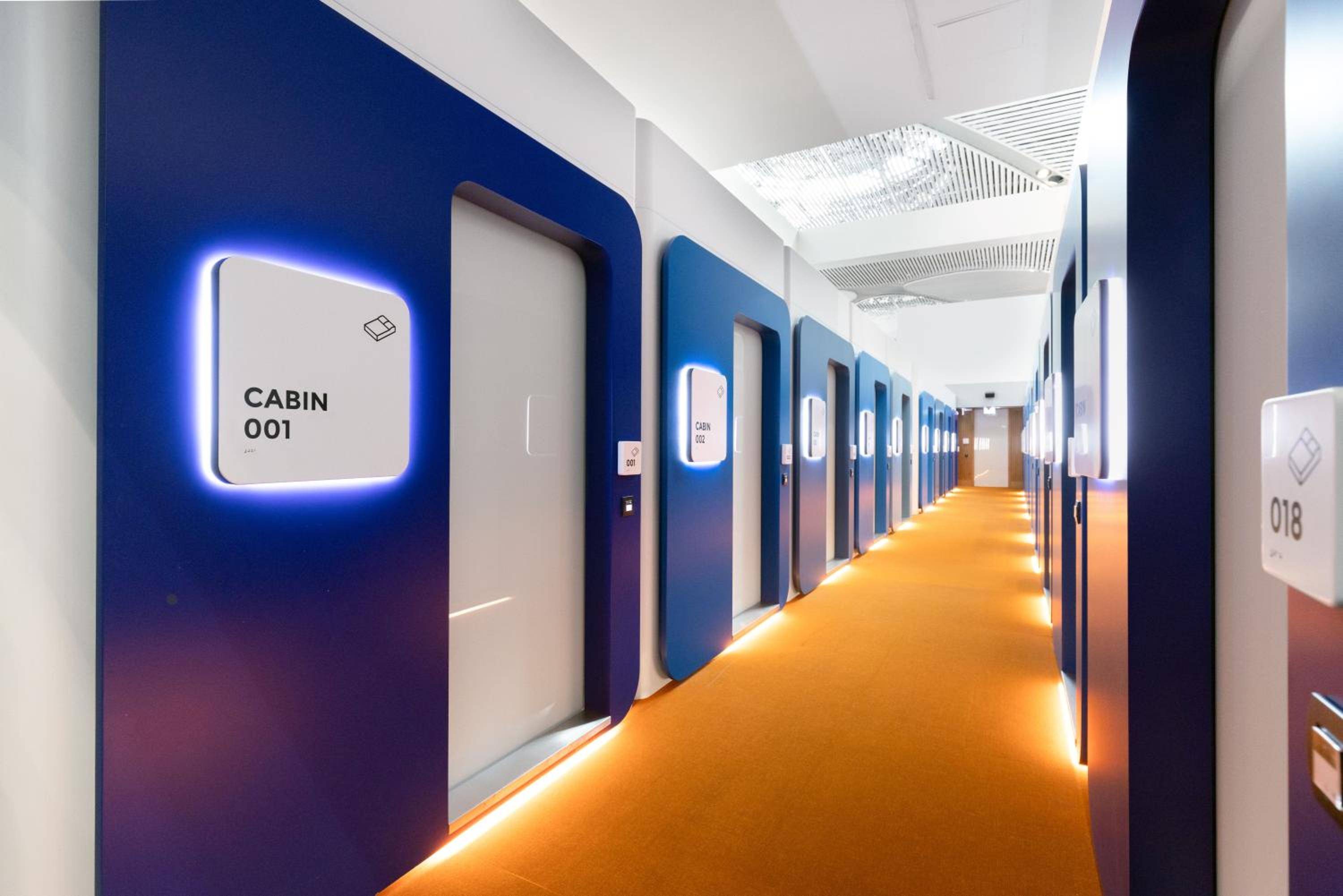 YOTELAIR Istanbul Airport, Duty free - International Transit area