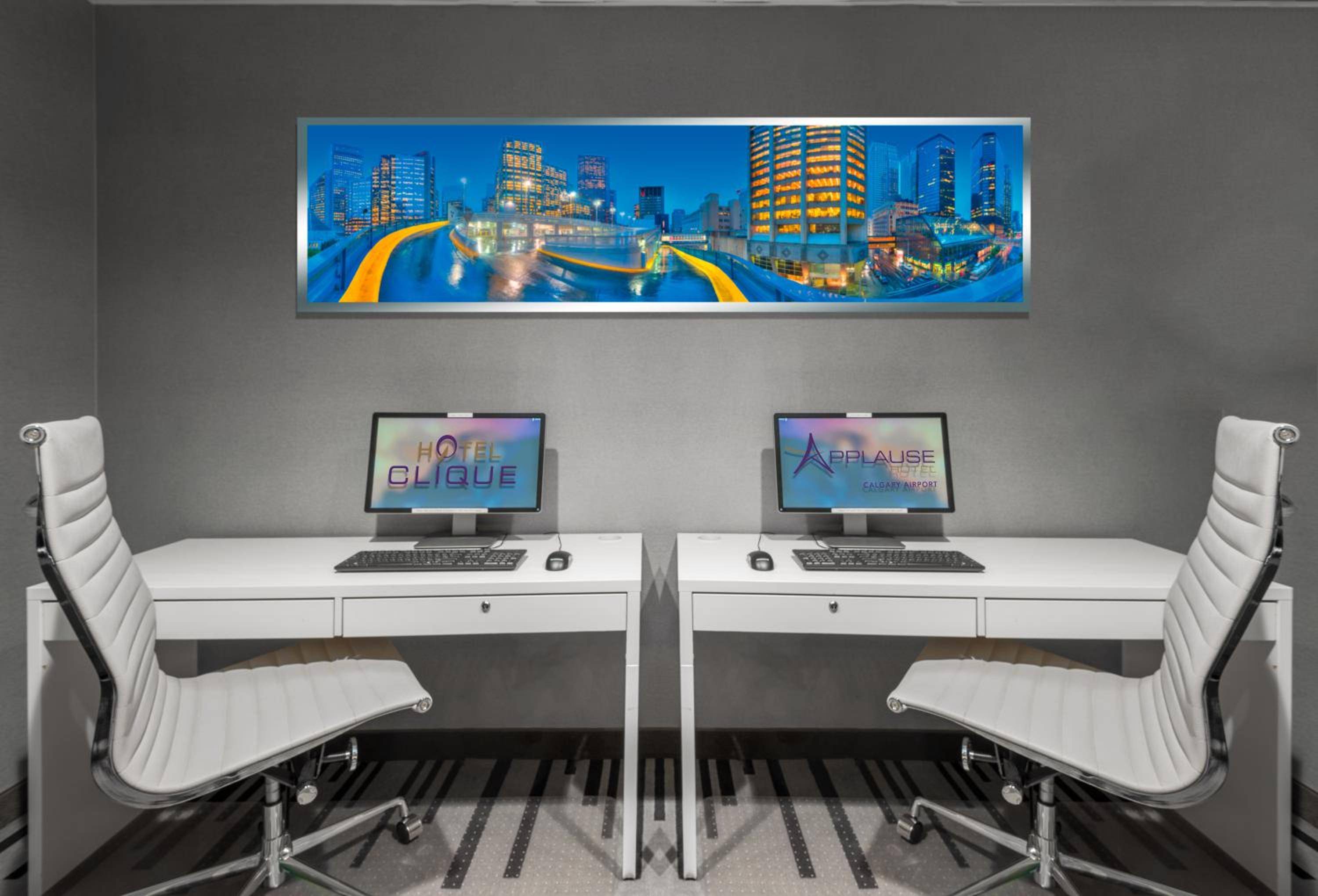 Applause Hotel Calgary Airport by CLIQUE