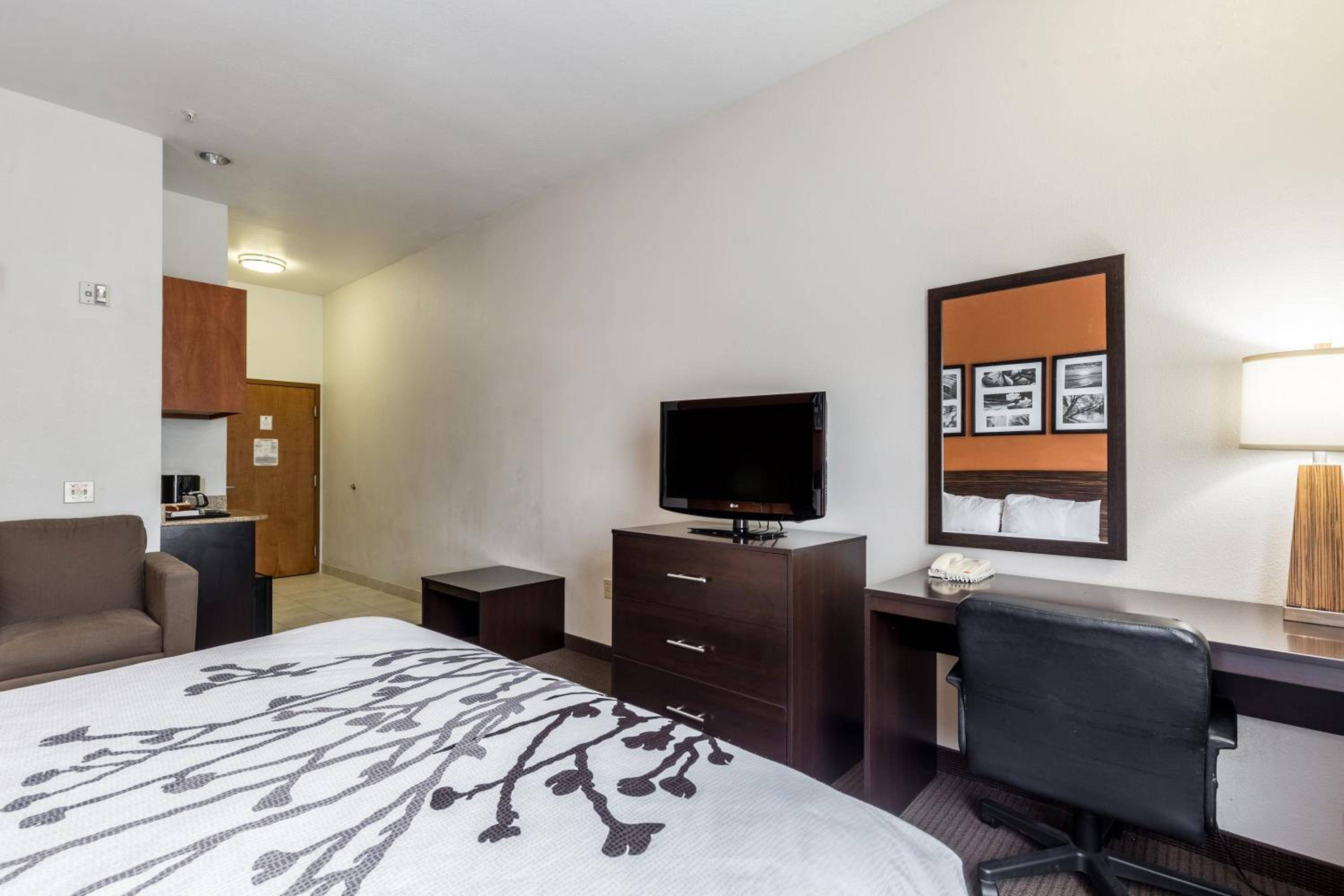 Sleep Inn & Suites Stafford - Sugarland