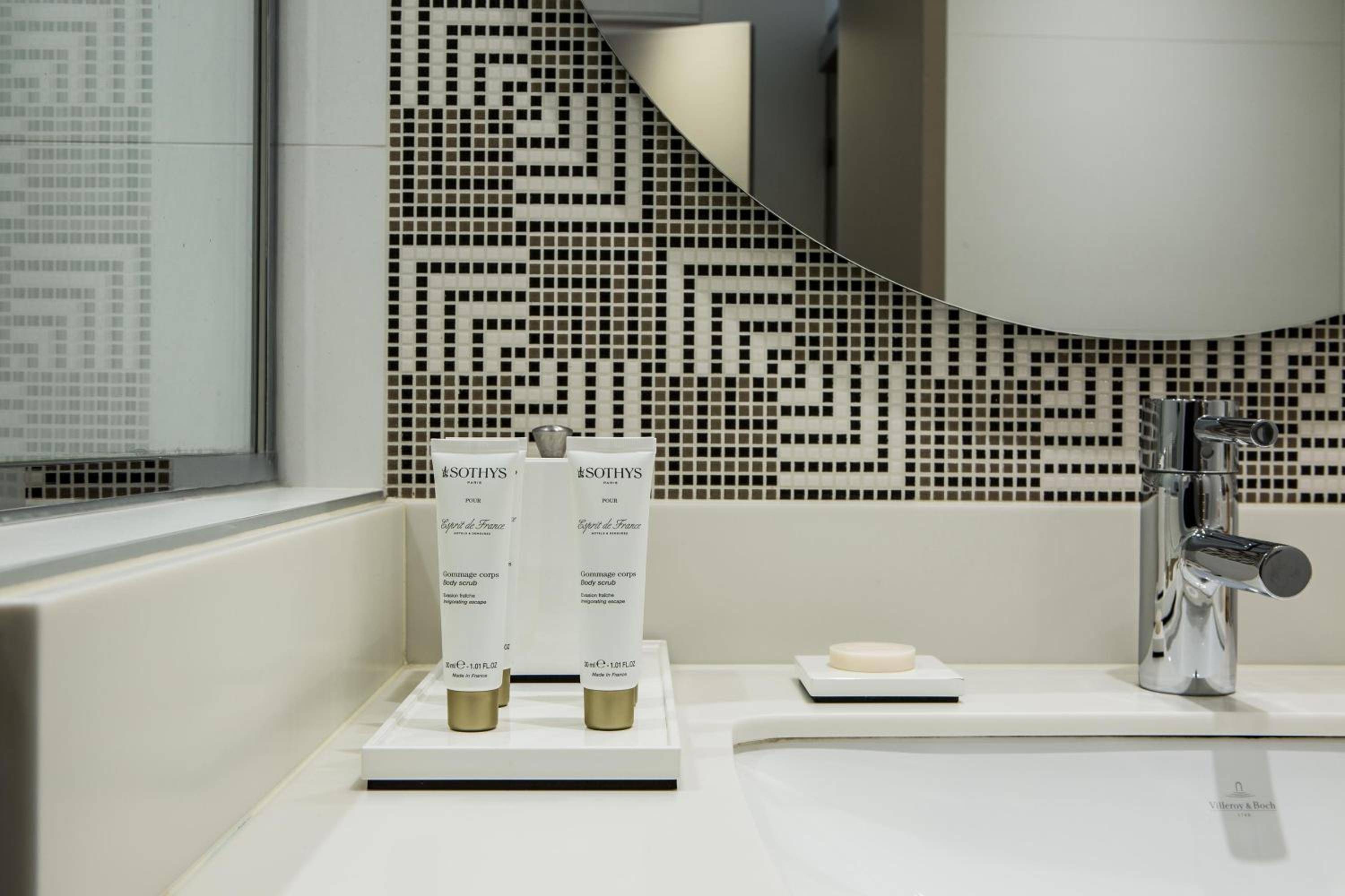 Hôtel Parc Saint-Séverin - Esprit de France