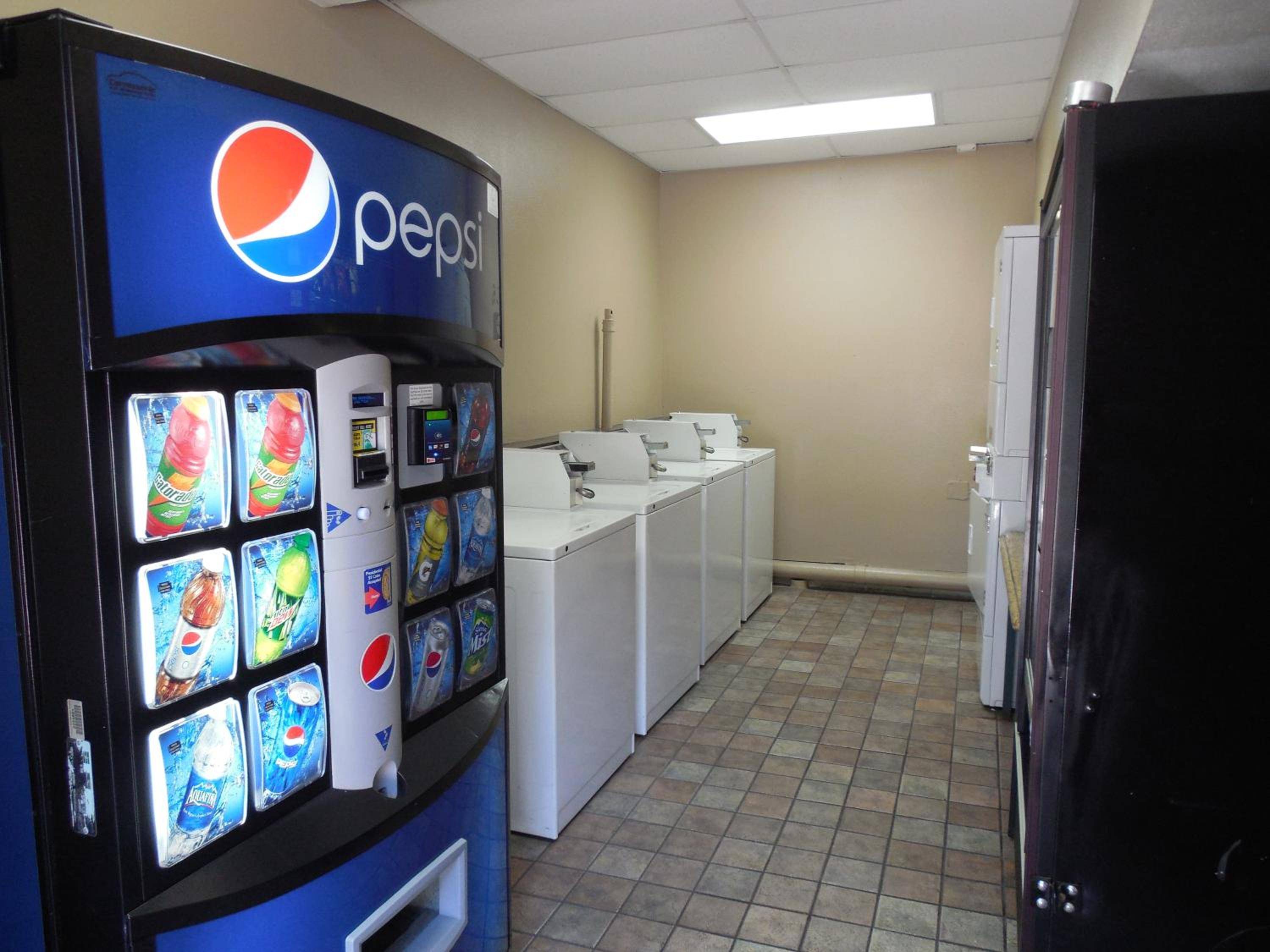 Super 8 by Wyndham San Diego Hotel Circle