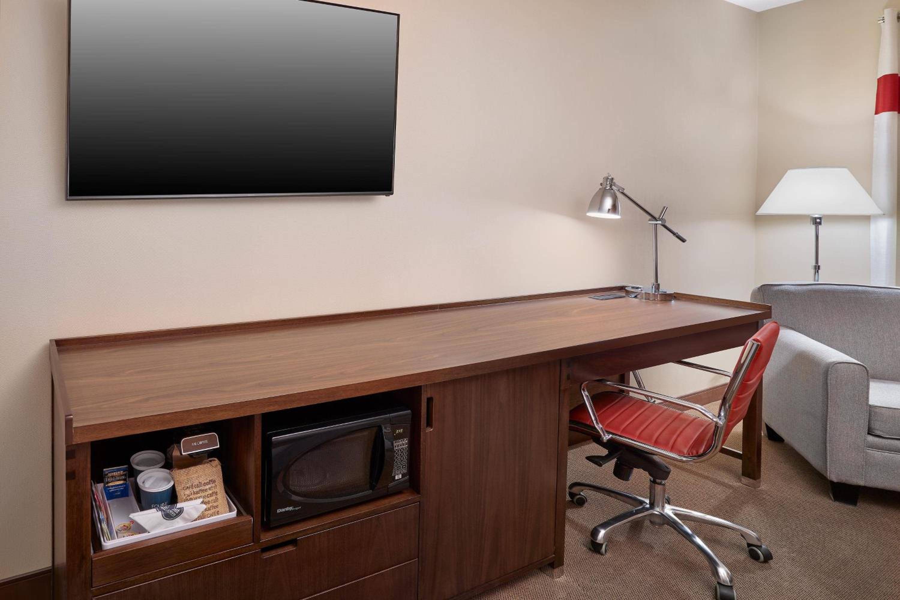 Four Points by Sheraton Edmonton West