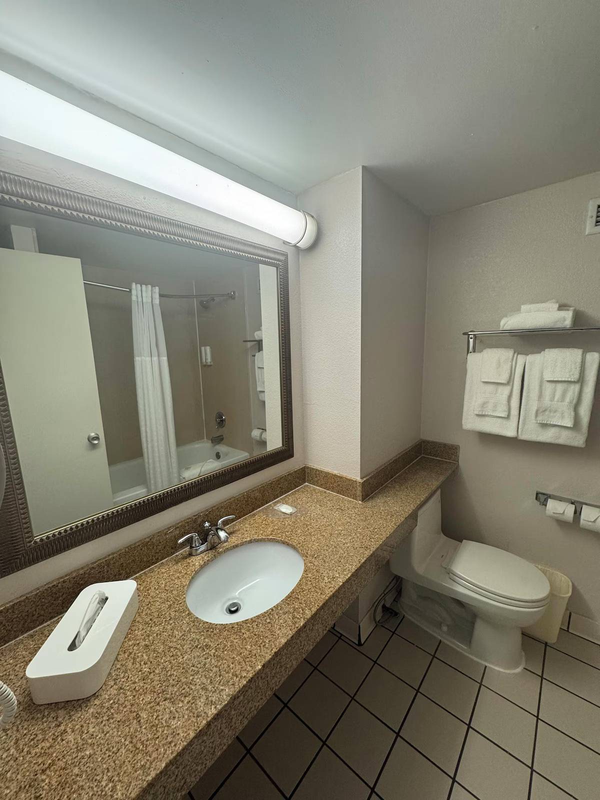 Clarion Inn & Suites Miami International Airport
