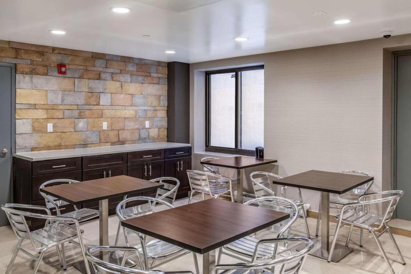 Umbrella Hotel Brooklyn