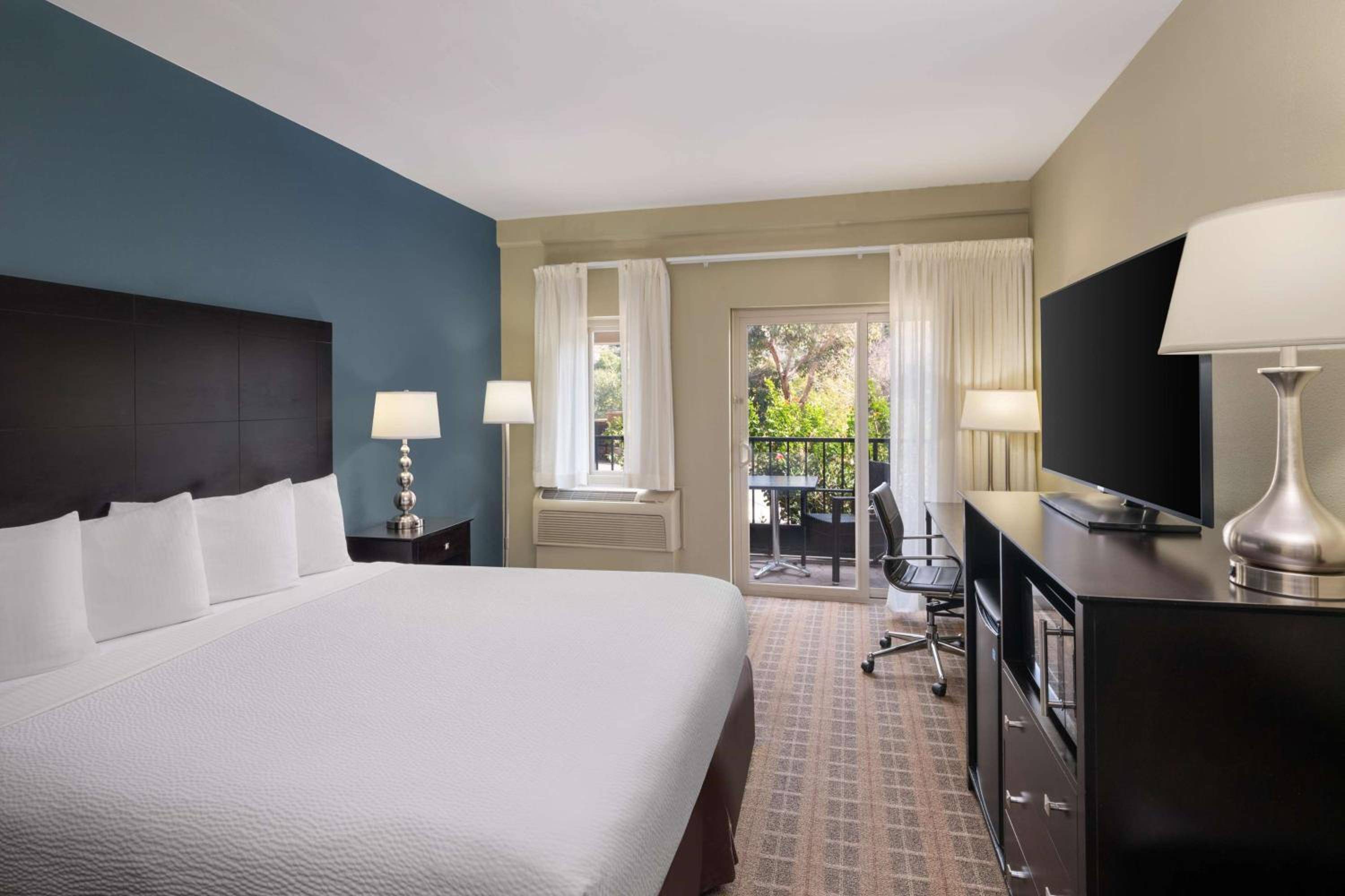 La Cuesta Inn, BW Signature Collection