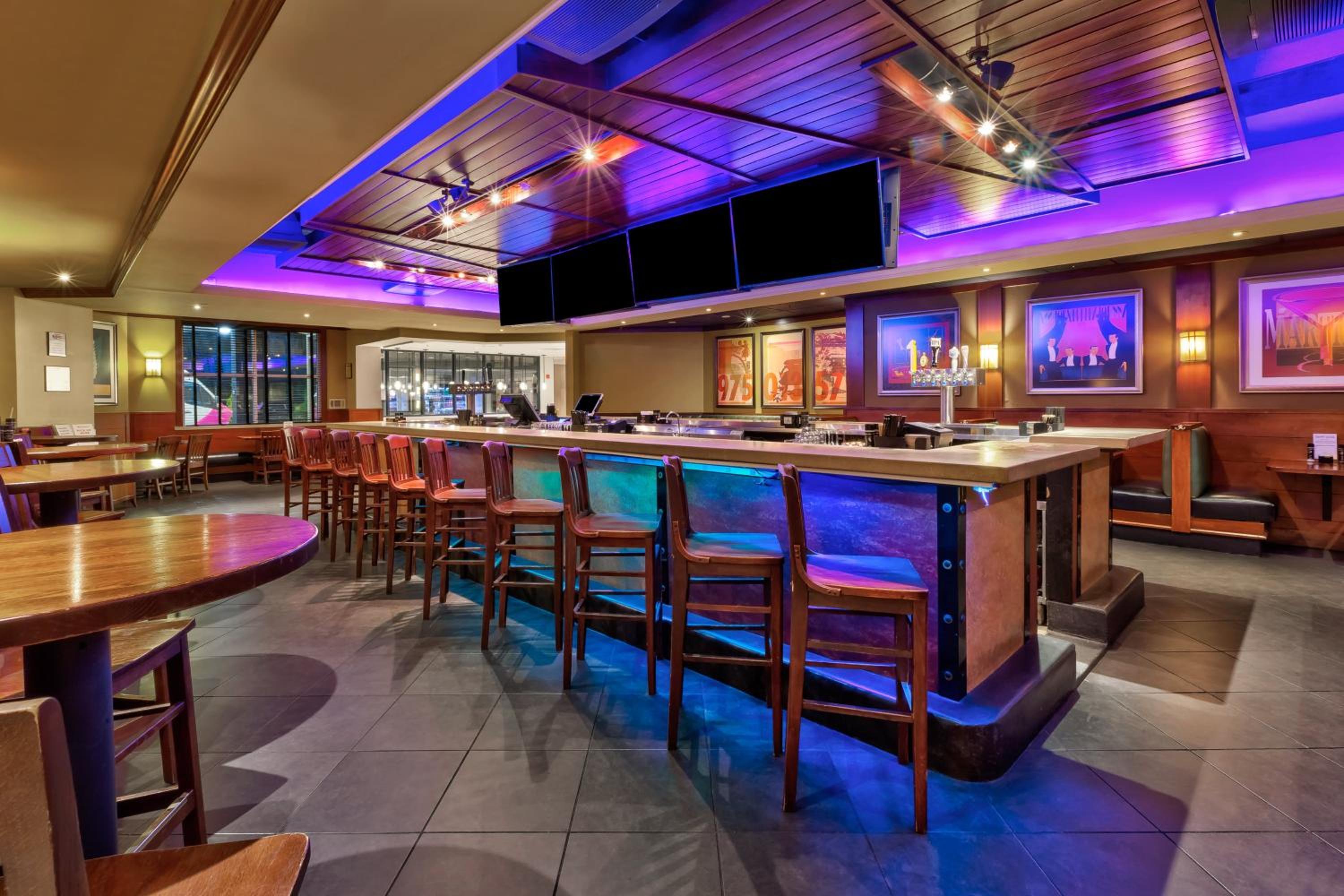 Crowne Plaza Dulles Airport by IHG