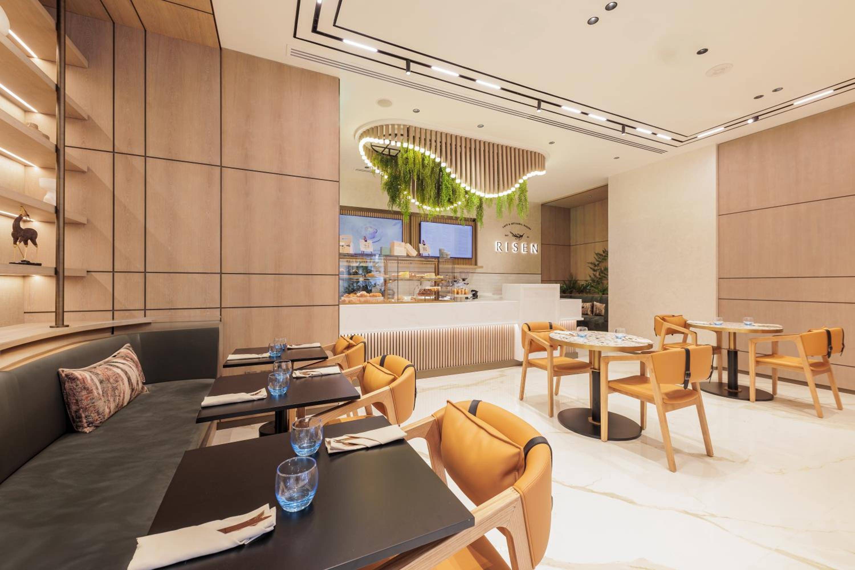 Holiday Inn Dubai Village Circle