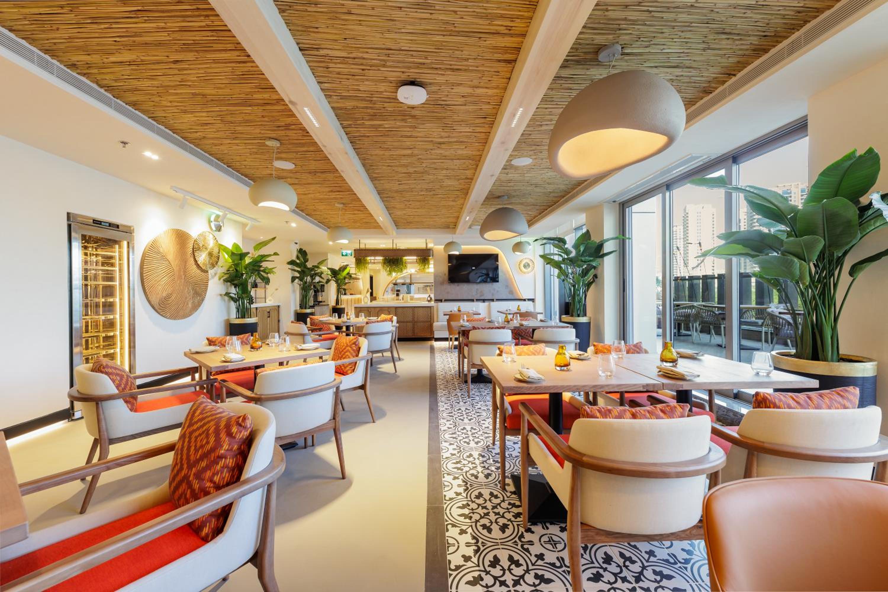 Holiday Inn Dubai Village Circle