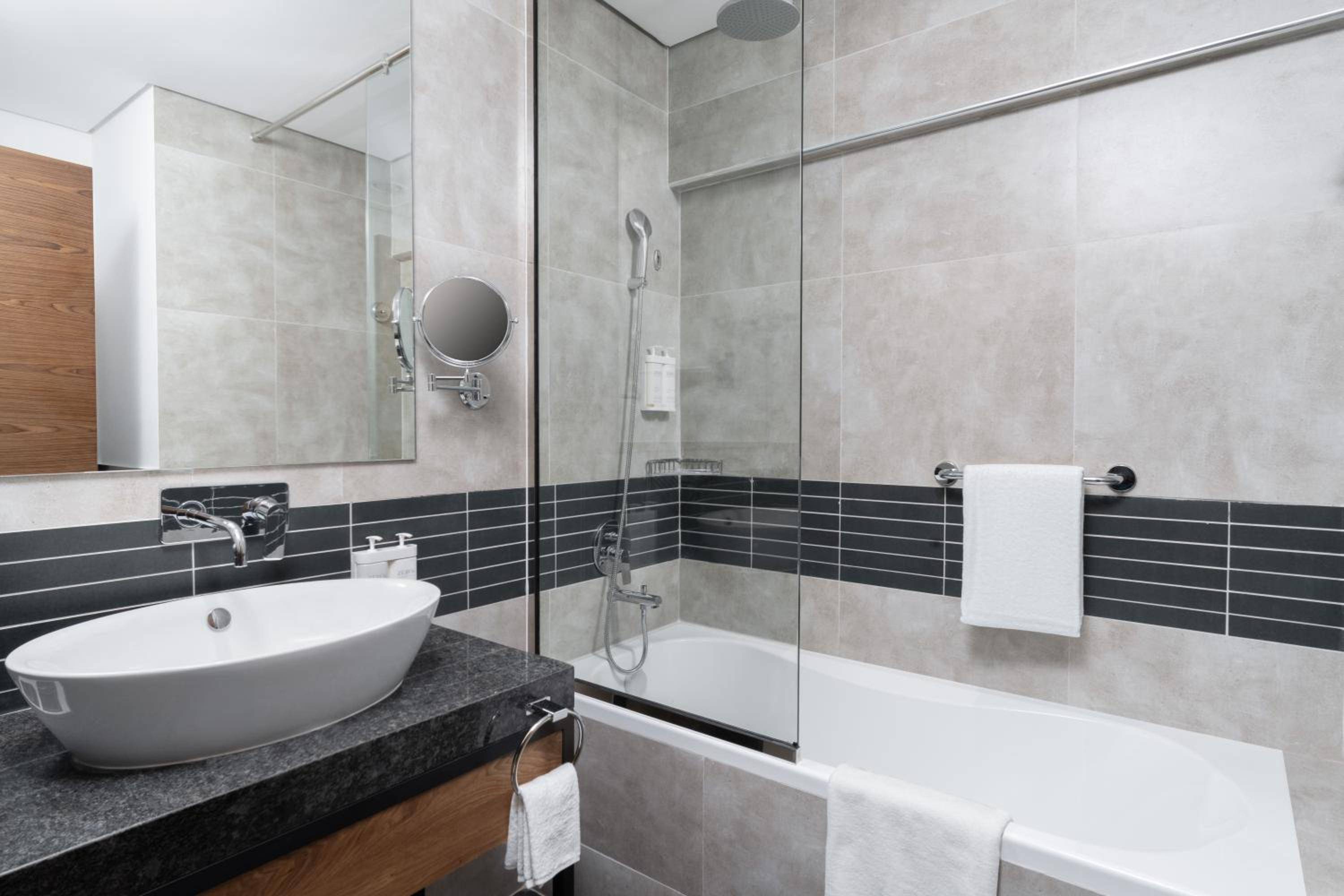 Holiday Inn Dubai Village Circle