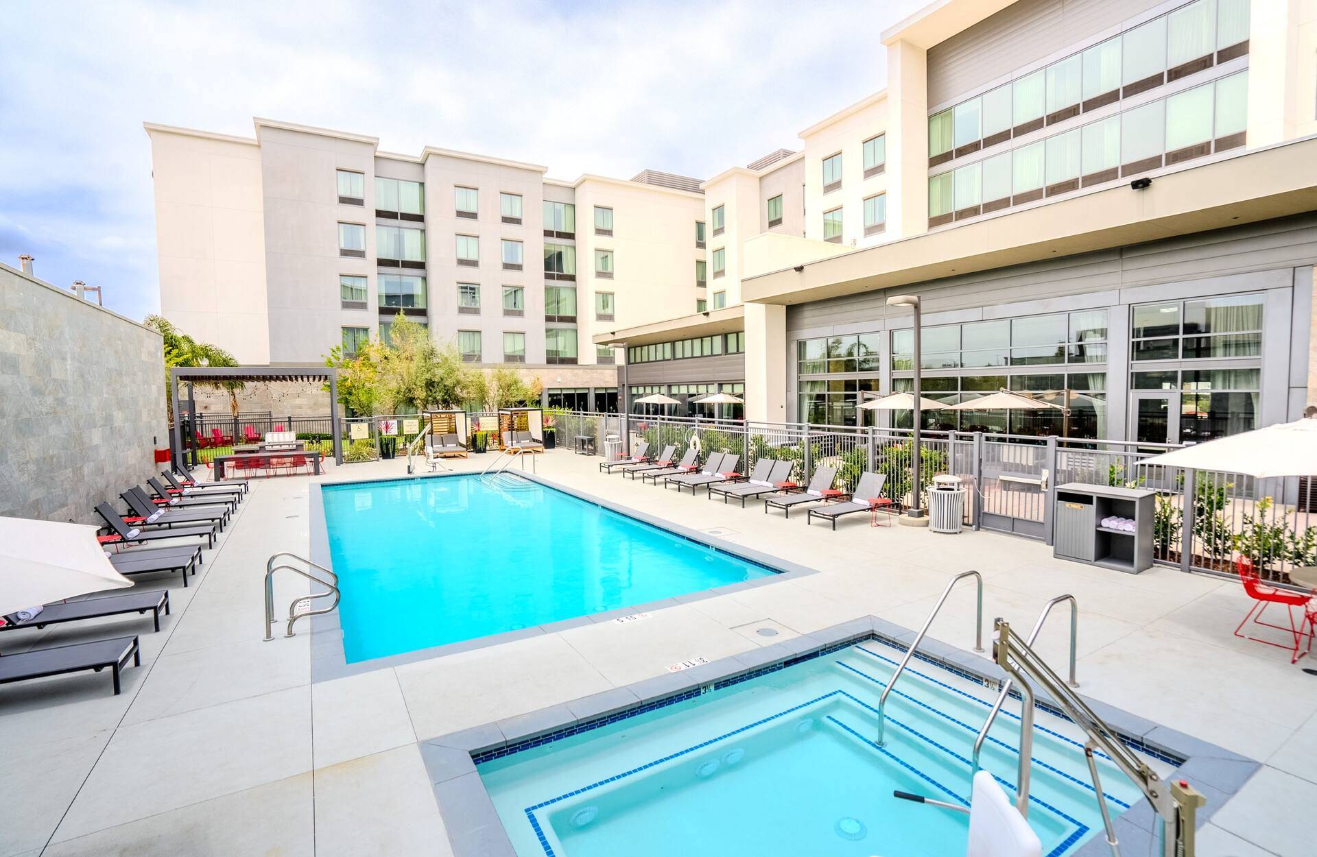 Homewood Suites by Hilton Long Beach Airport