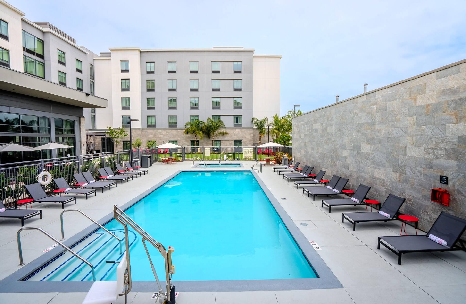 Homewood Suites by Hilton Long Beach Airport