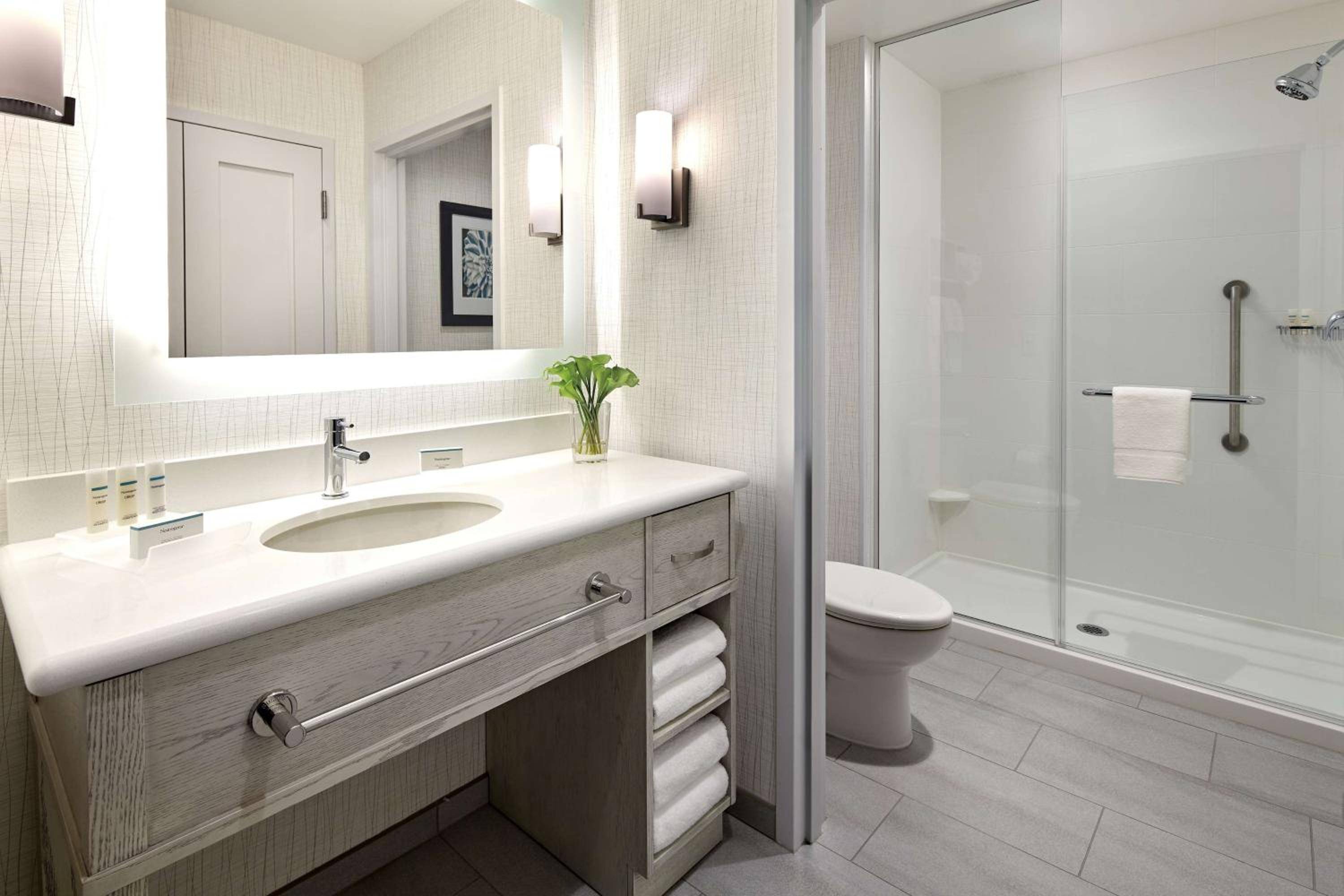 Homewood Suites by Hilton Long Beach Airport