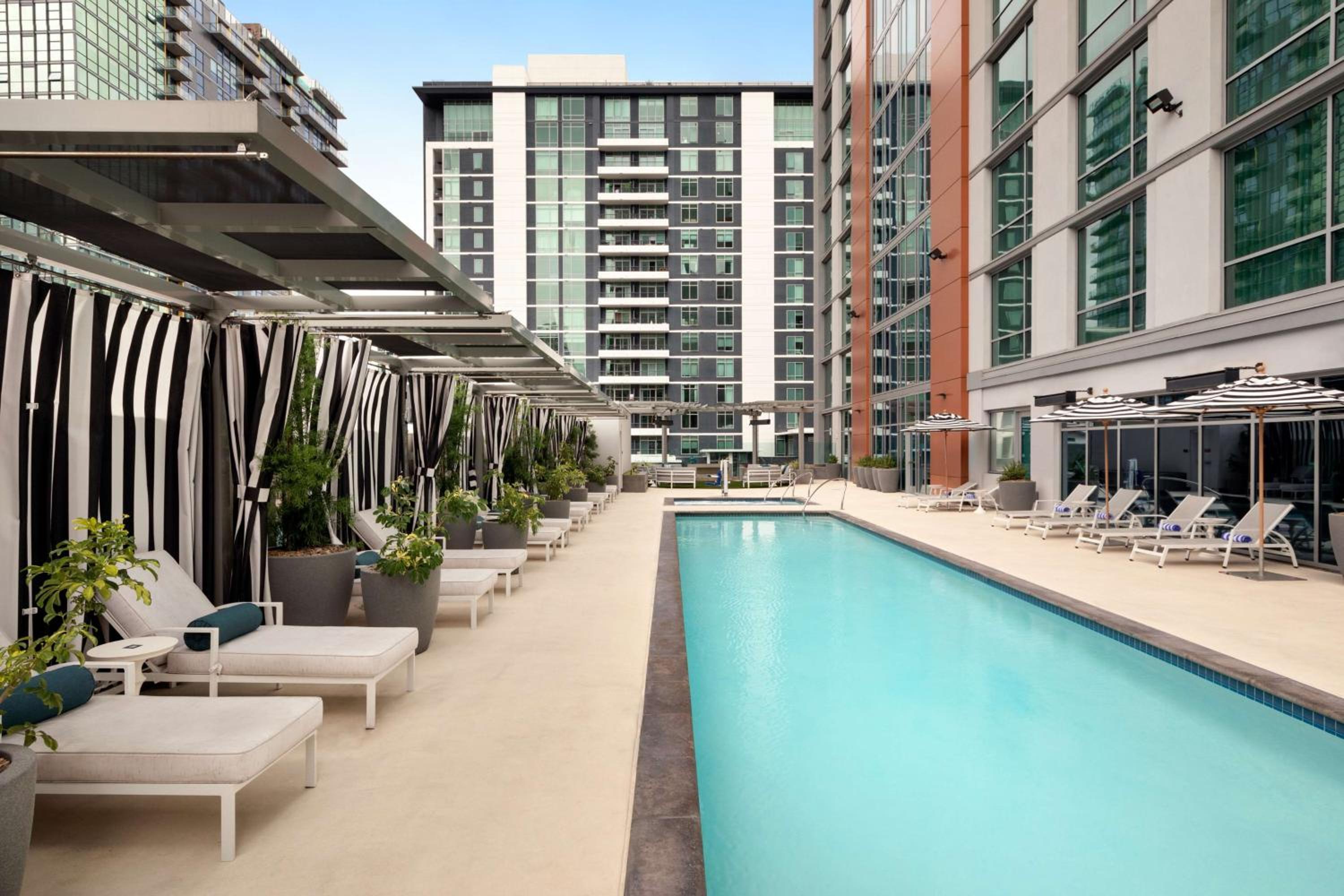 Carte Hotel San Diego Downtown, Curio Collection by Hilton