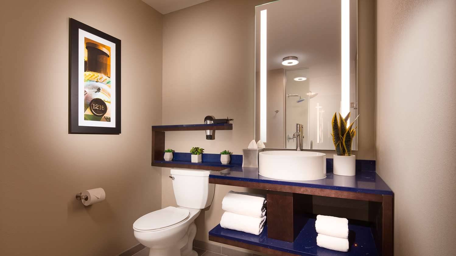 GLo Best Western Nashville Airport