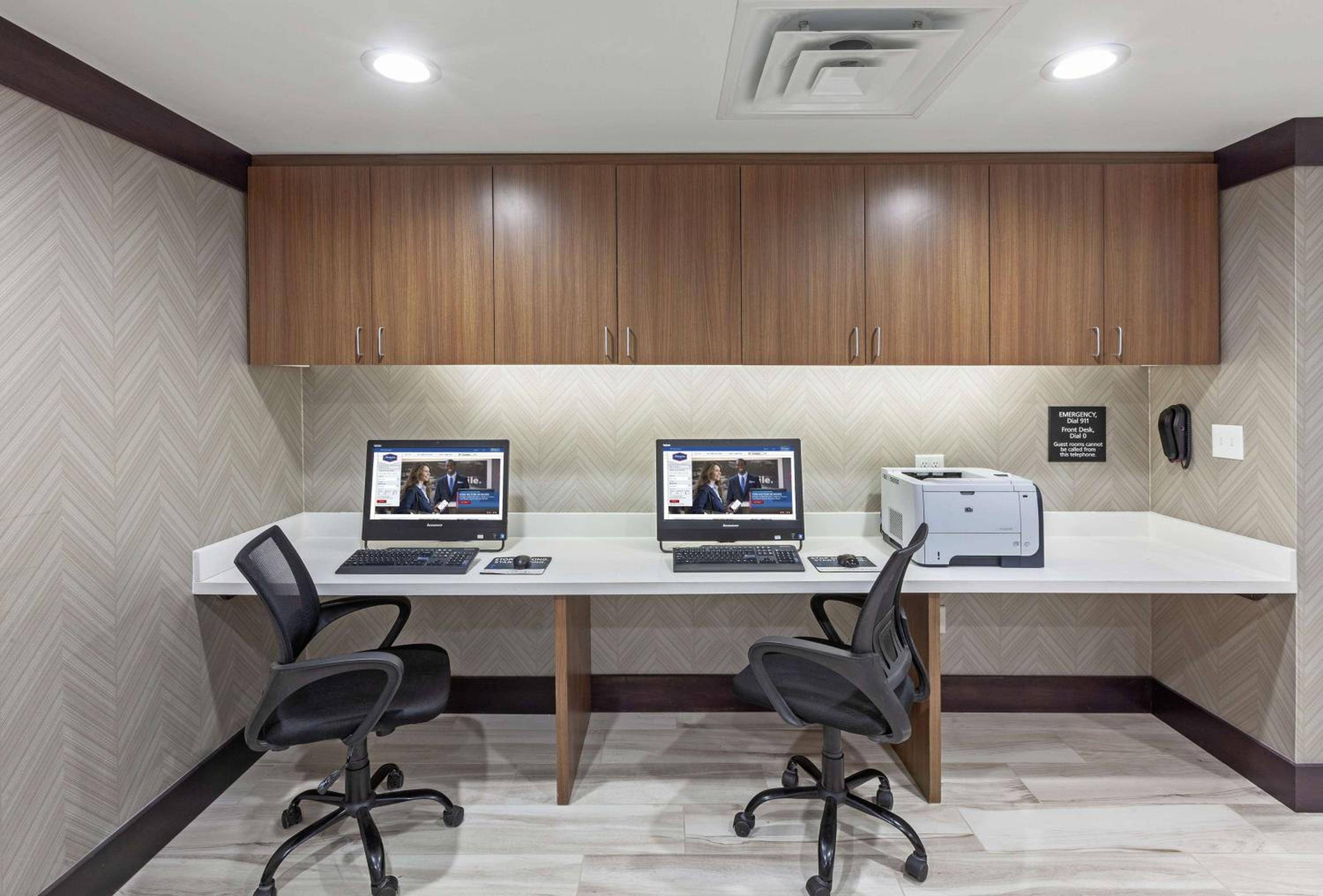 Hampton Inn & Suites Houston-Bush Intercontinental Airport