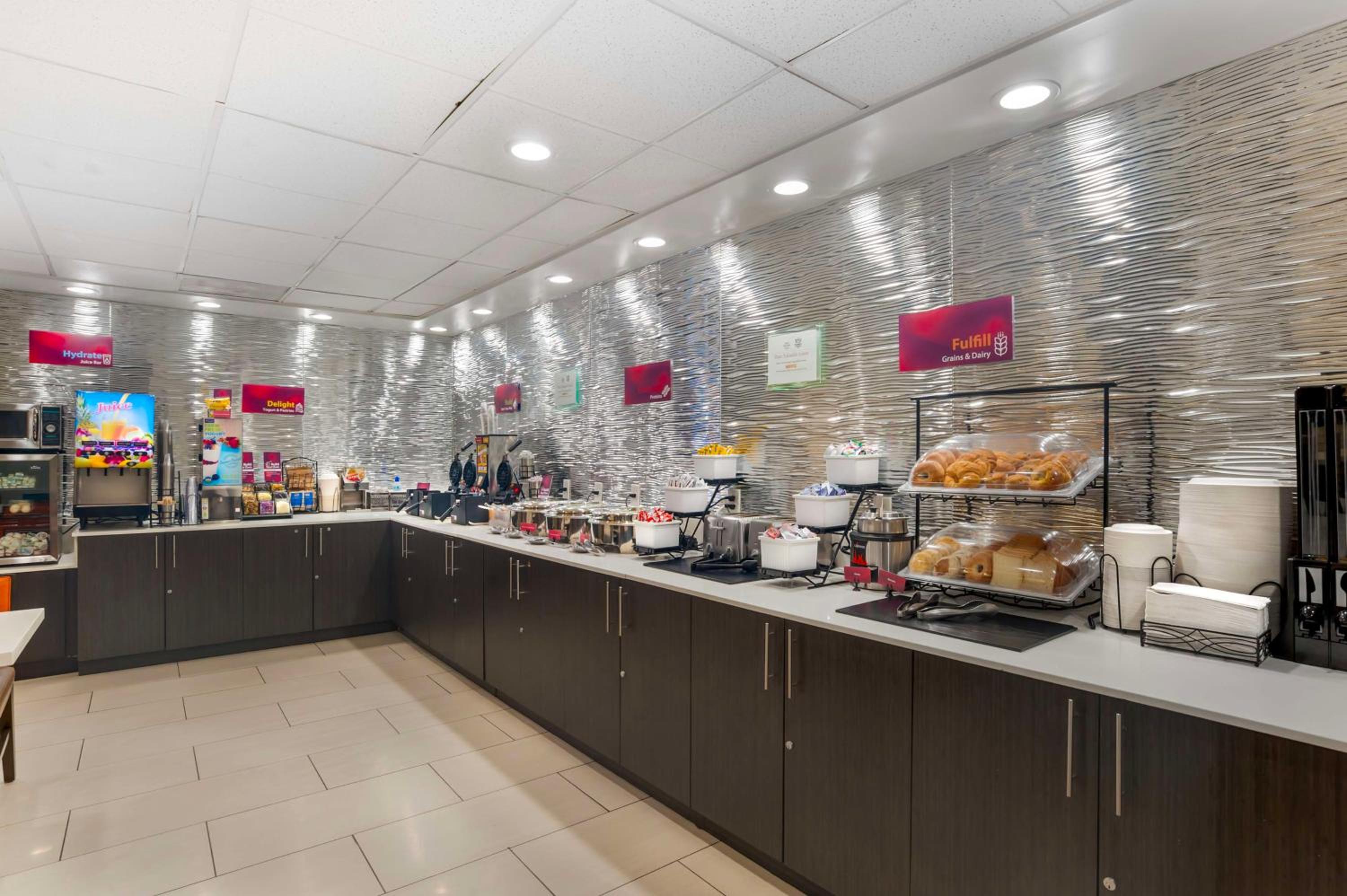 Best Western Plus Commerce Hotel