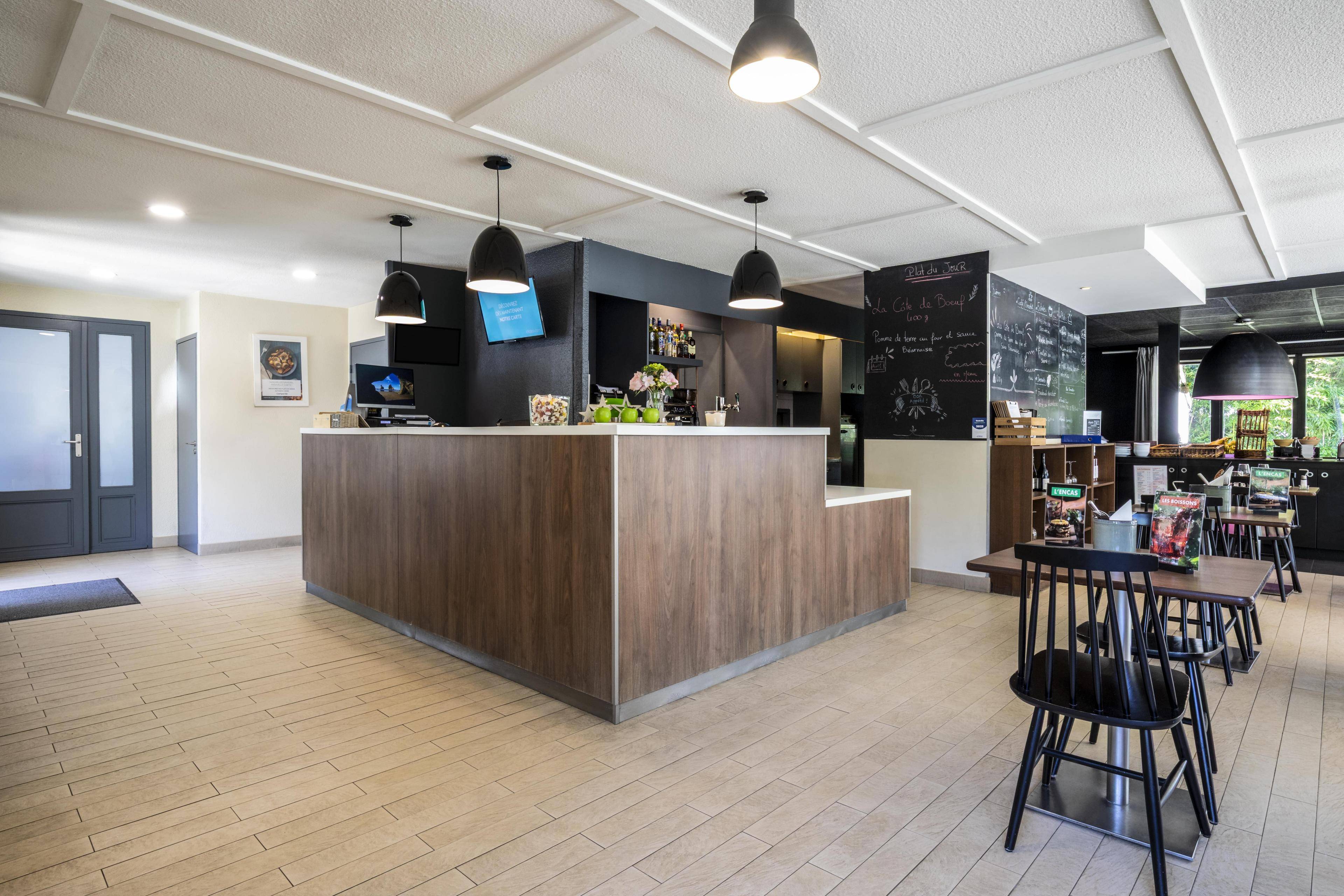 Campanile Nîmes Sud - Caissargues