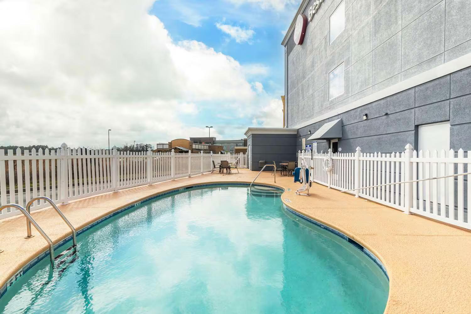 Best Western Plus Brunswick Inn & Suites