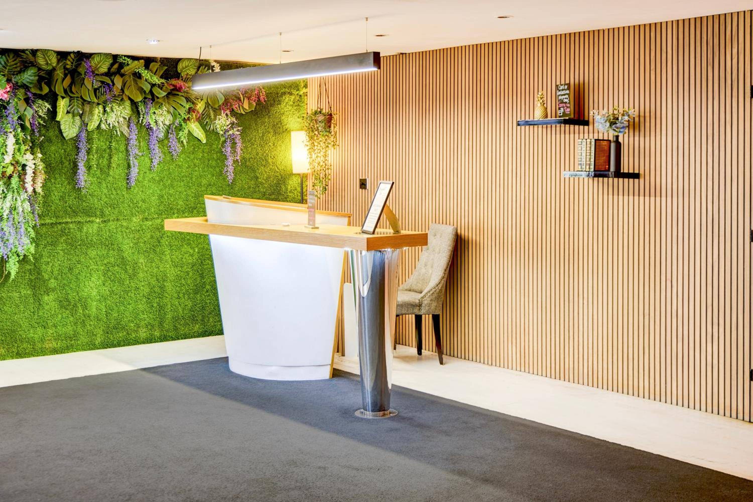 Warwickshire Park Hotel Kenilworth by Belvilla