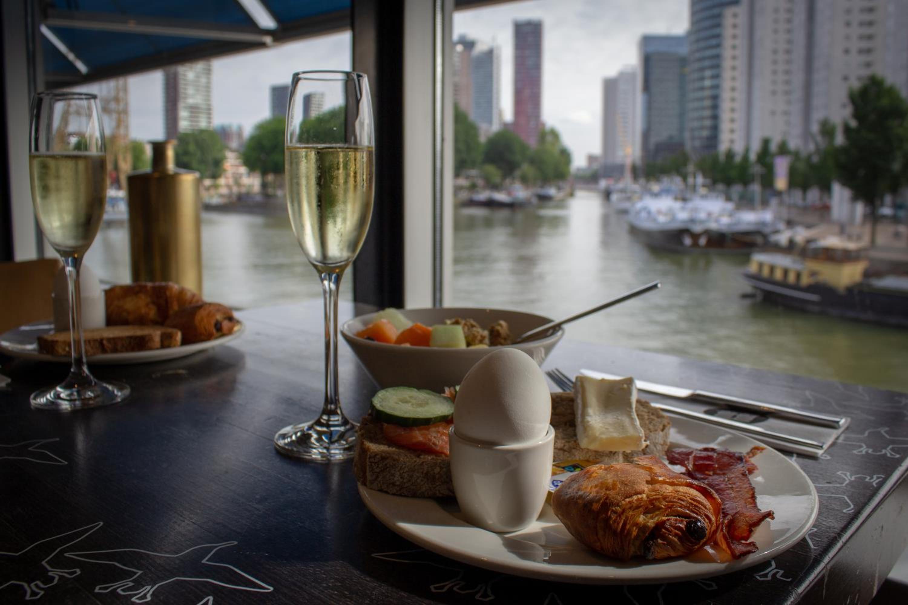 DoubleTree by Hilton Rotterdam Centre