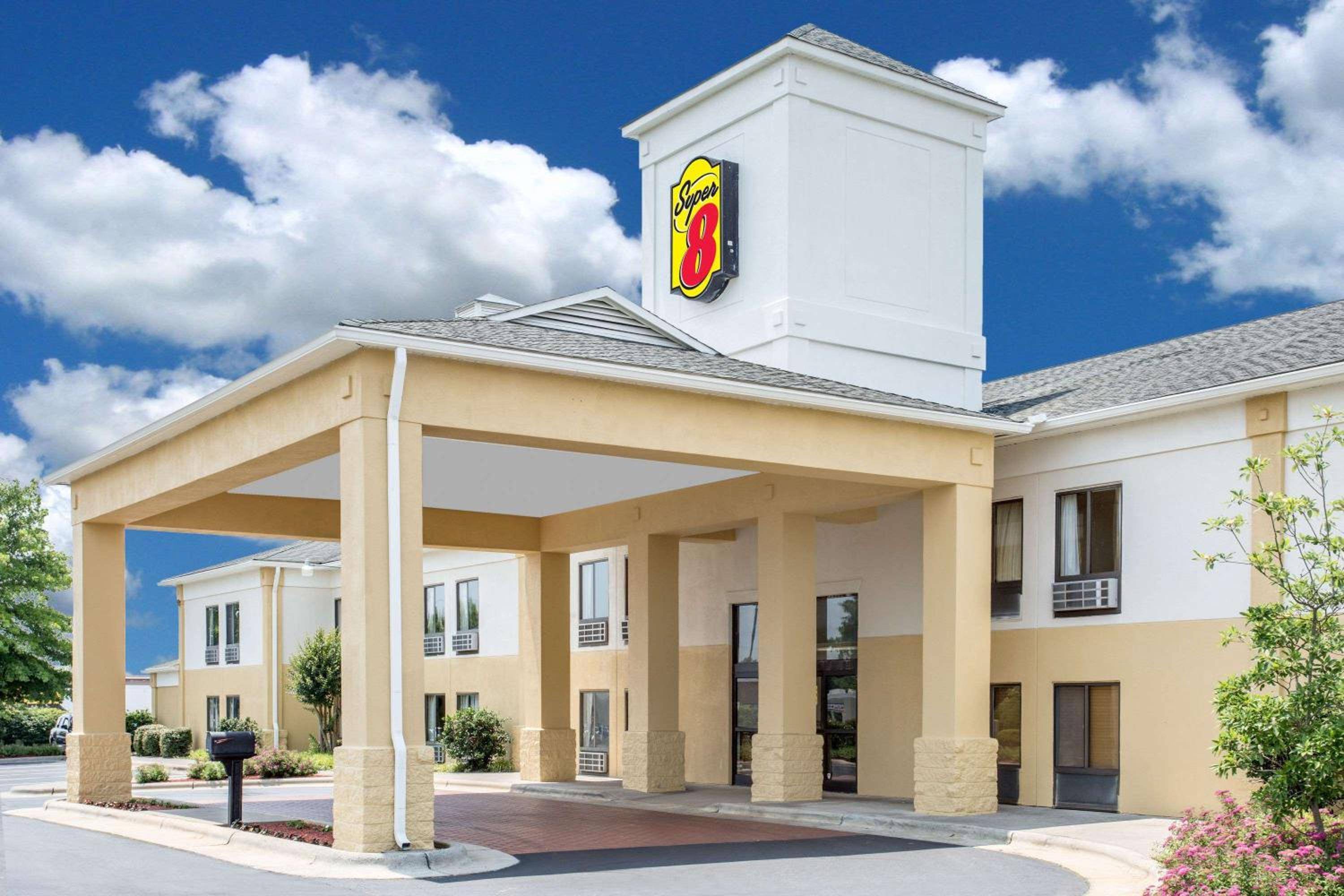 Super 8 by Wyndham Clemmons/Winston-Salem Area I-40