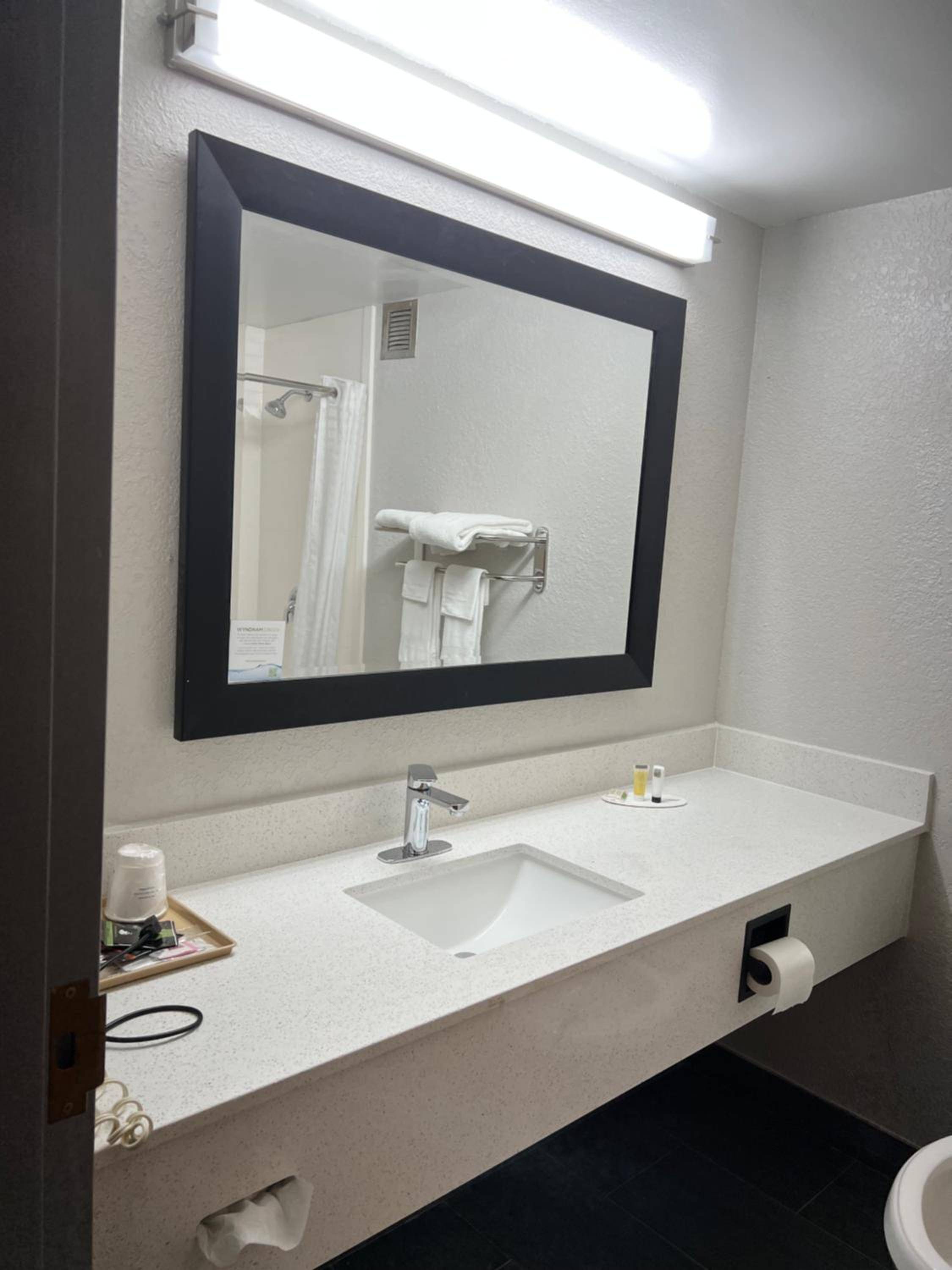 Super 8 by Wyndham Clemmons/Winston-Salem Area I-40