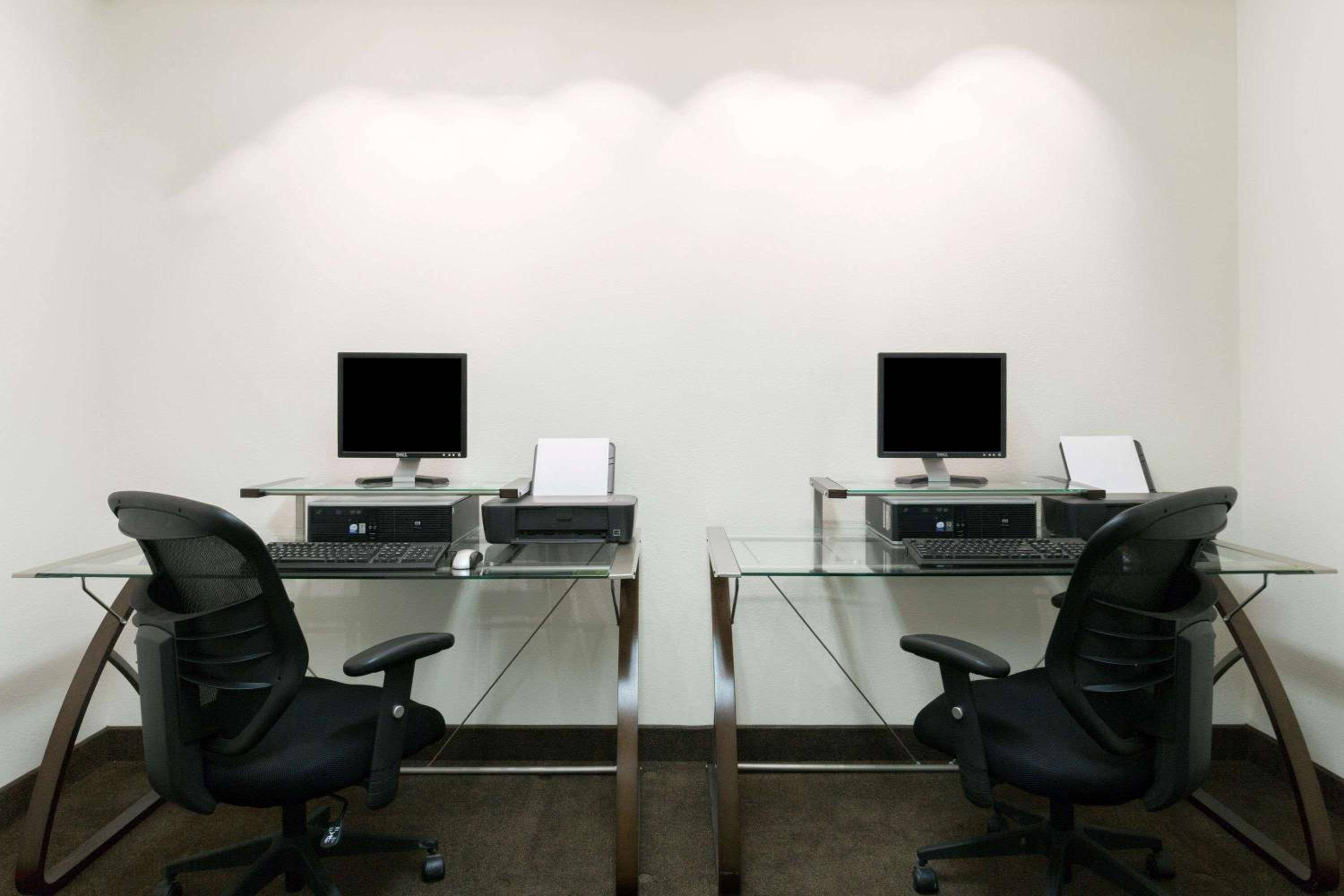 Super 8 by Wyndham Montpelier