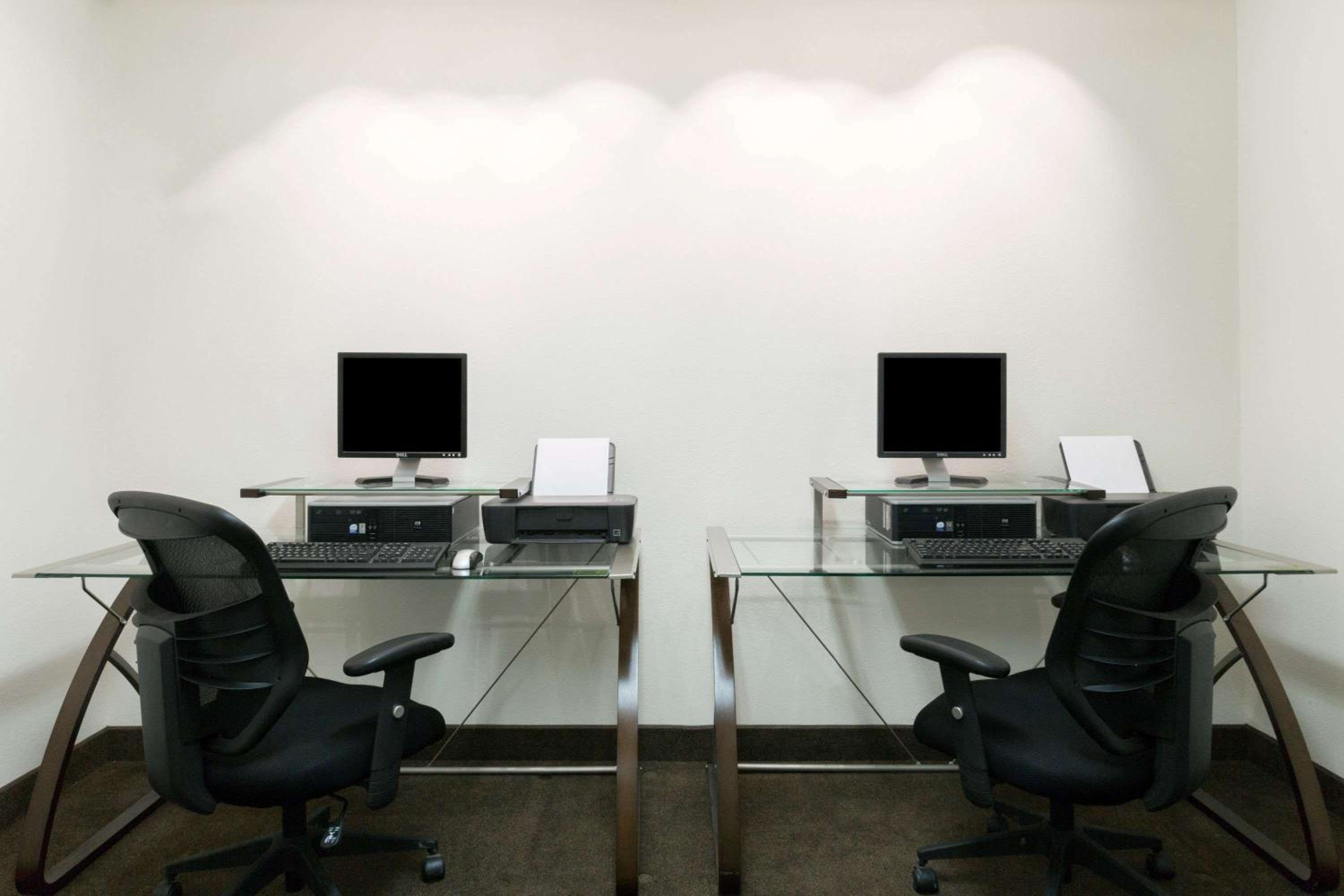 Super 8 by Wyndham Montpelier