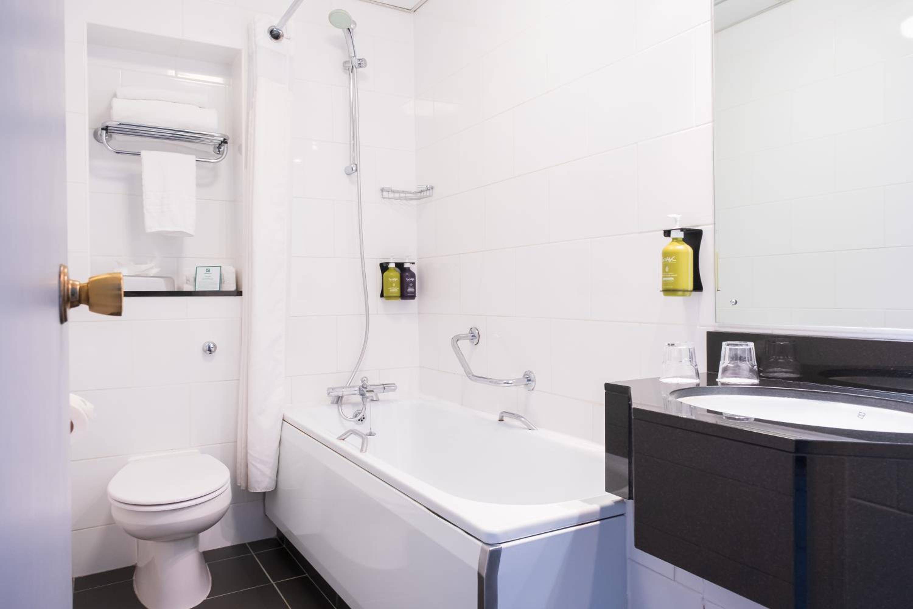 Holiday Inn Doncaster A1 M Jct 36 by IHG