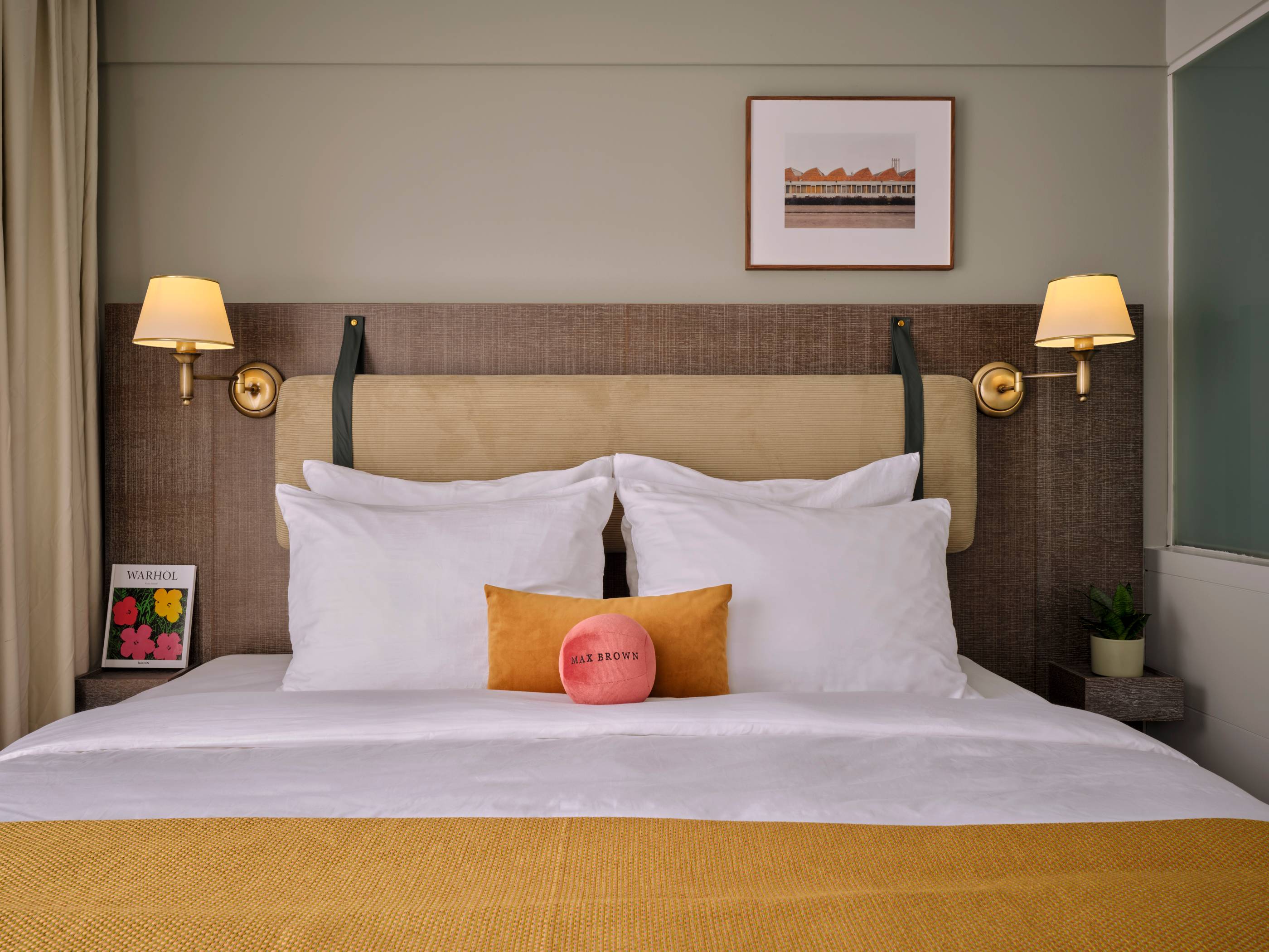 Max Brown 5th District, part of Sircle Collection