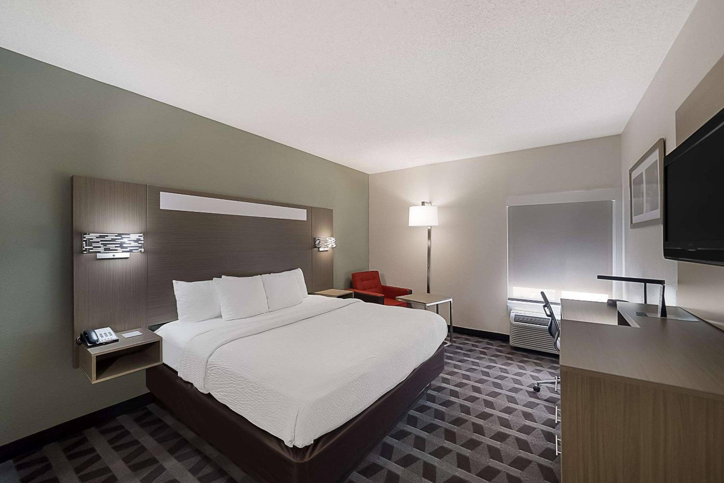 Quality Inn & Suites Irving DFW Airport South
