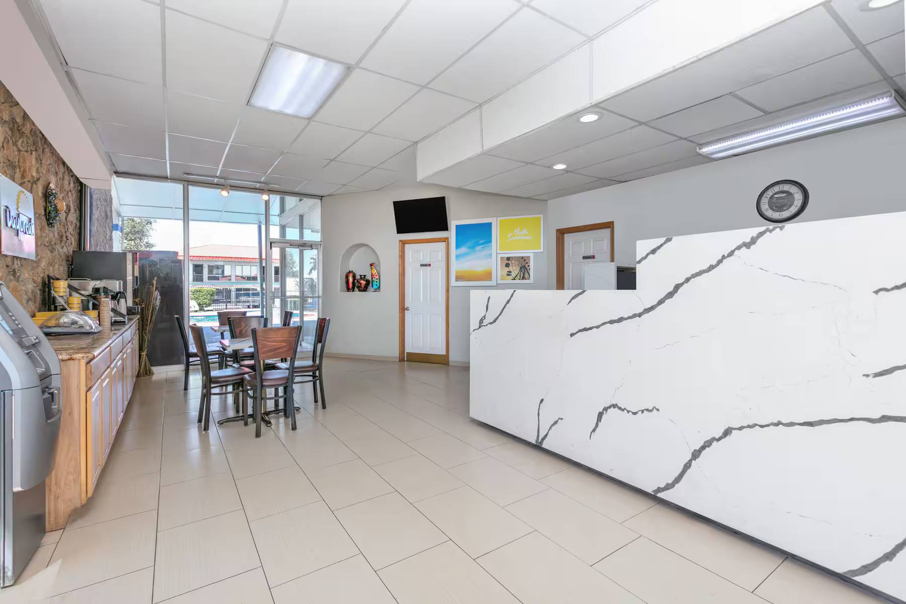 Days Inn by Wyndham South Fort Worth