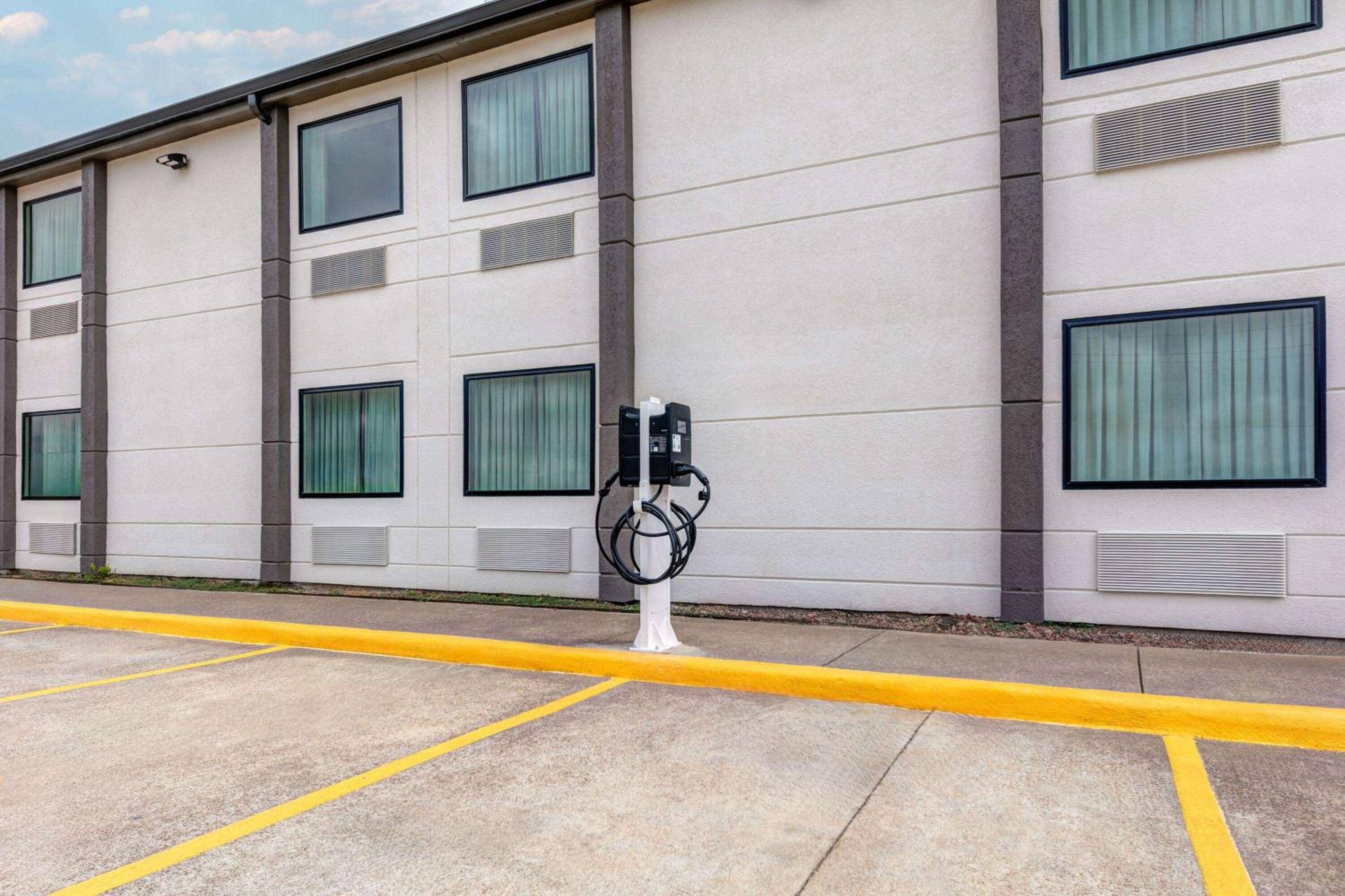 Super 8 by Wyndham Waxahachie TX