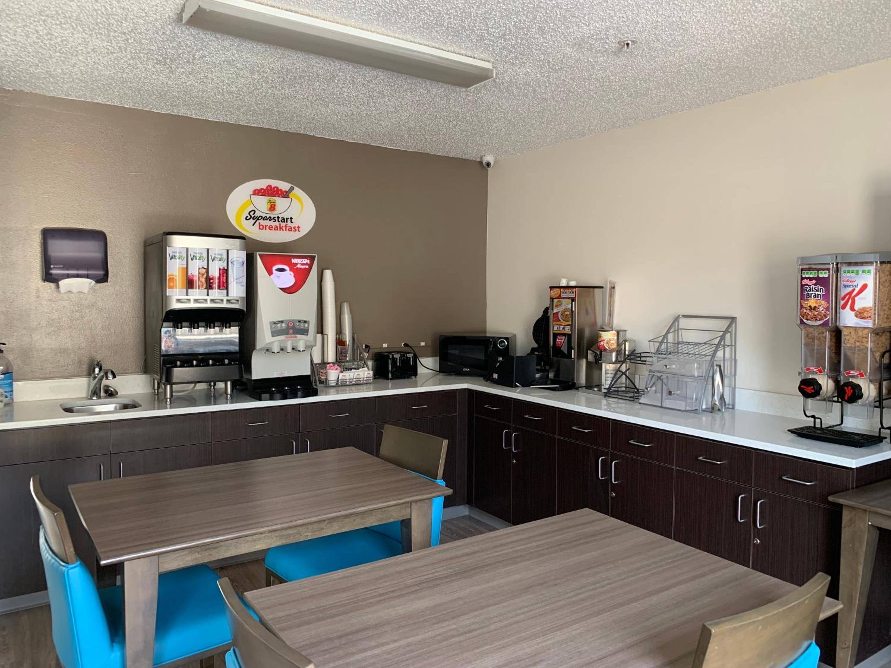 Super 8 by Wyndham Waxahachie TX