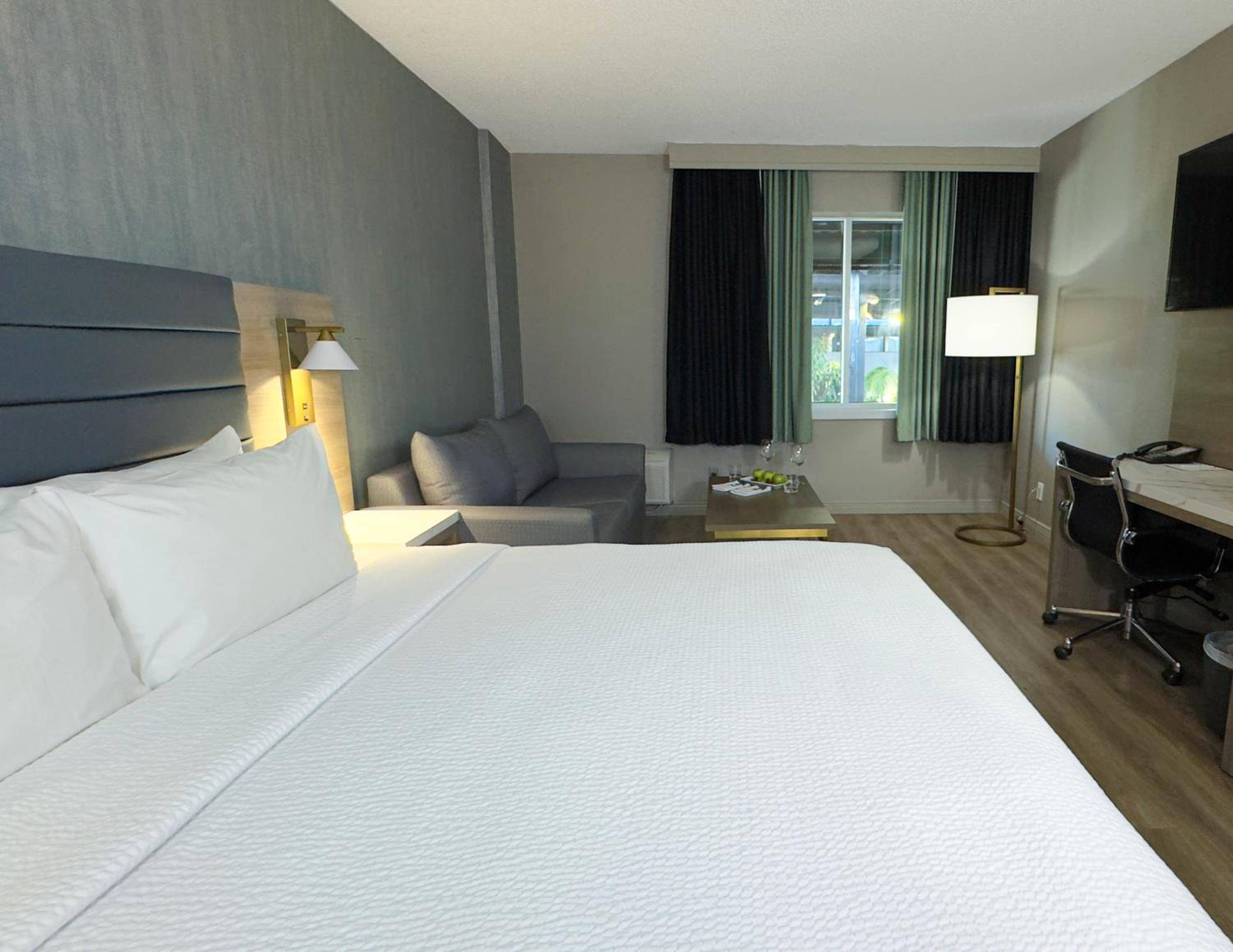 Radisson Hotel Montreal Airport