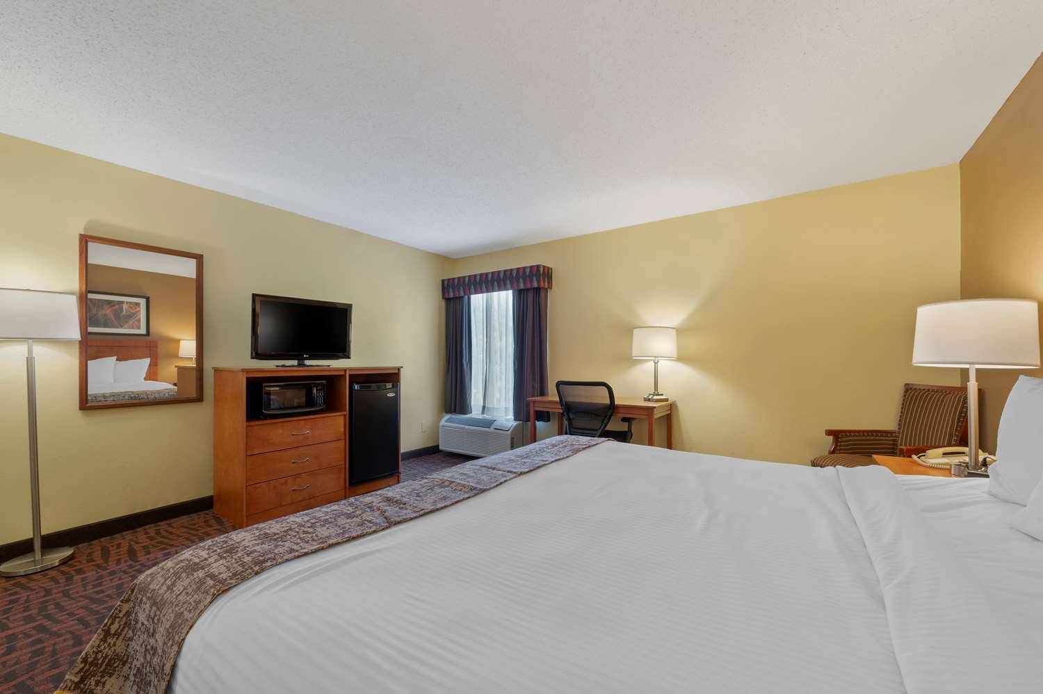 Best Western Louisville East Inn & Suites