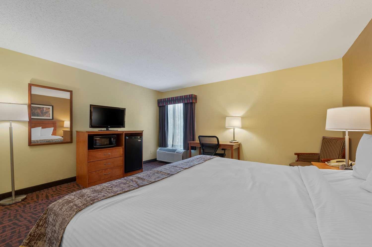 Best Western Louisville East Inn & Suites