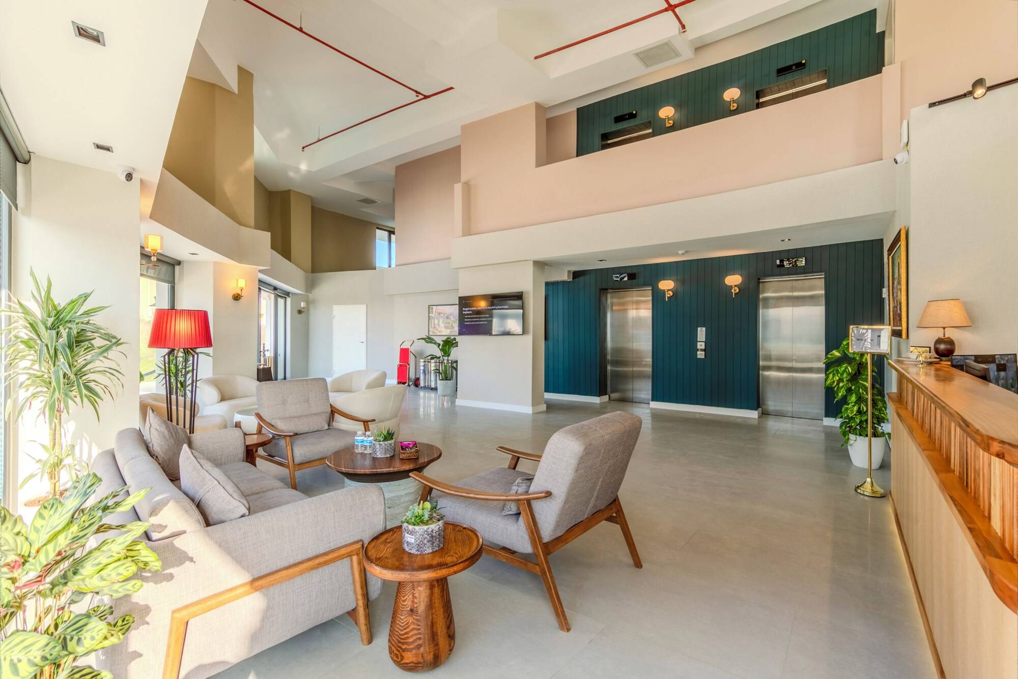 Nenessa Airport Hotel