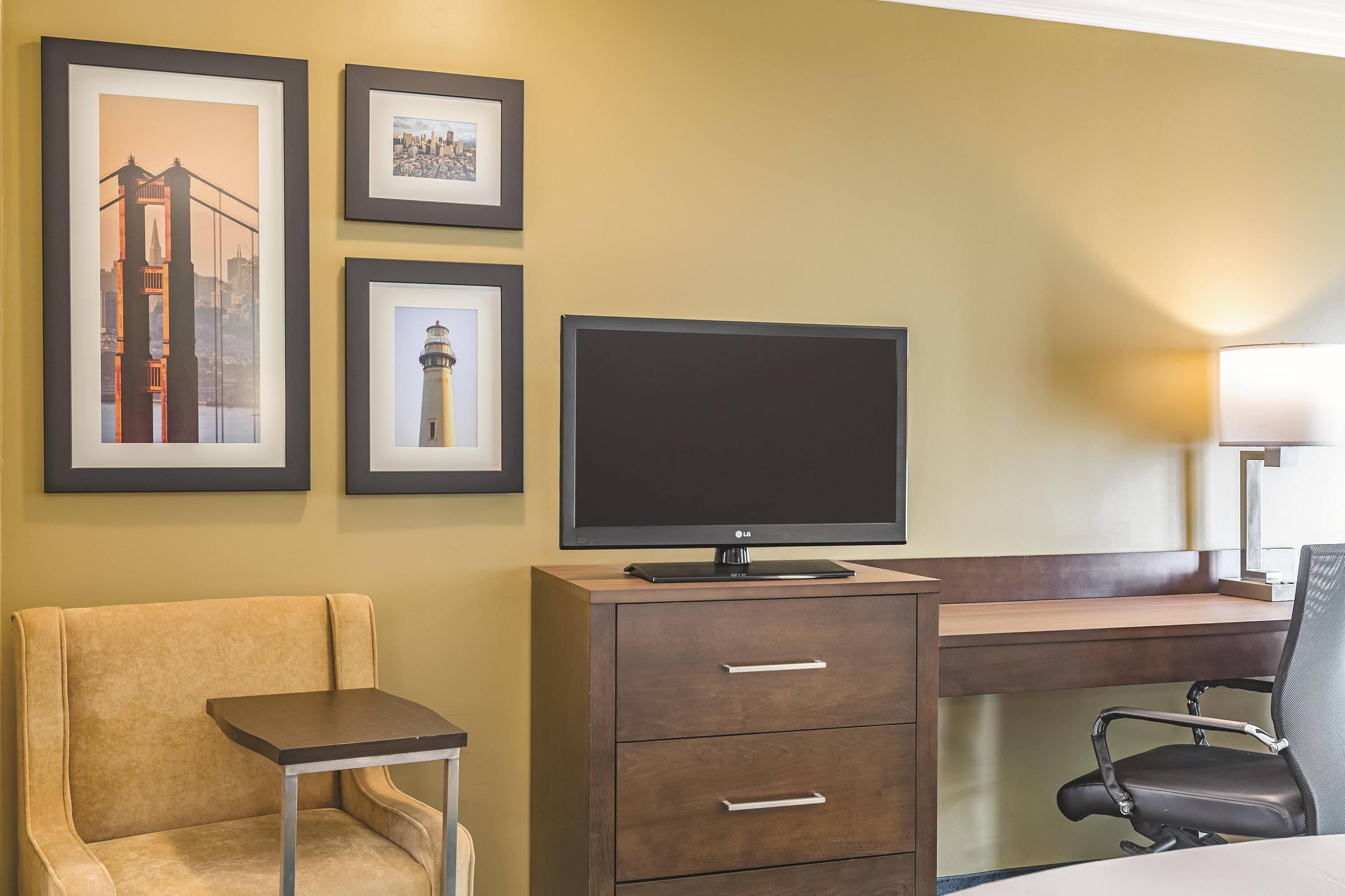 La Quinta Inn & Suites by Wyndham San Francisco Airport West