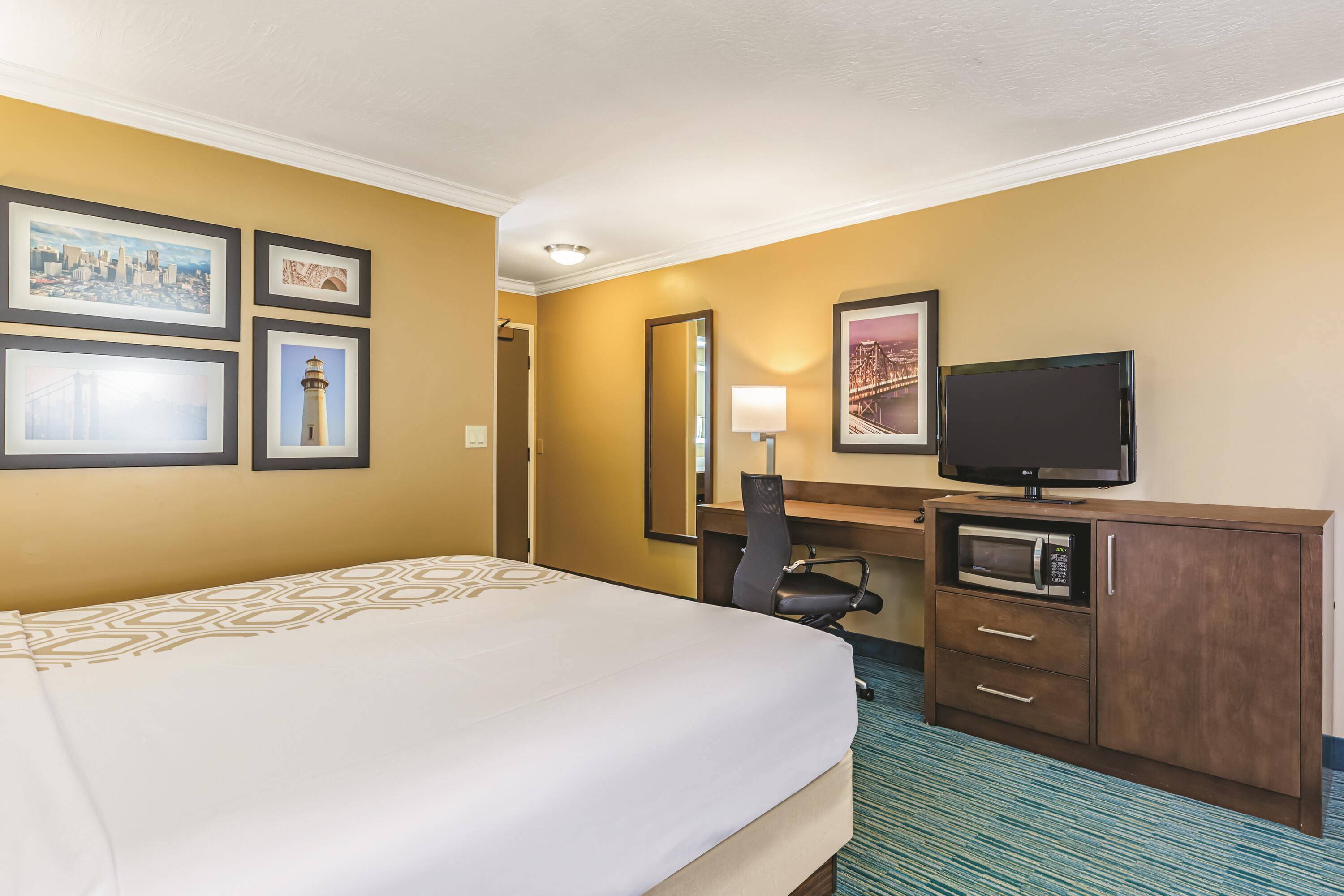 La Quinta Inn & Suites by Wyndham San Francisco Airport West
