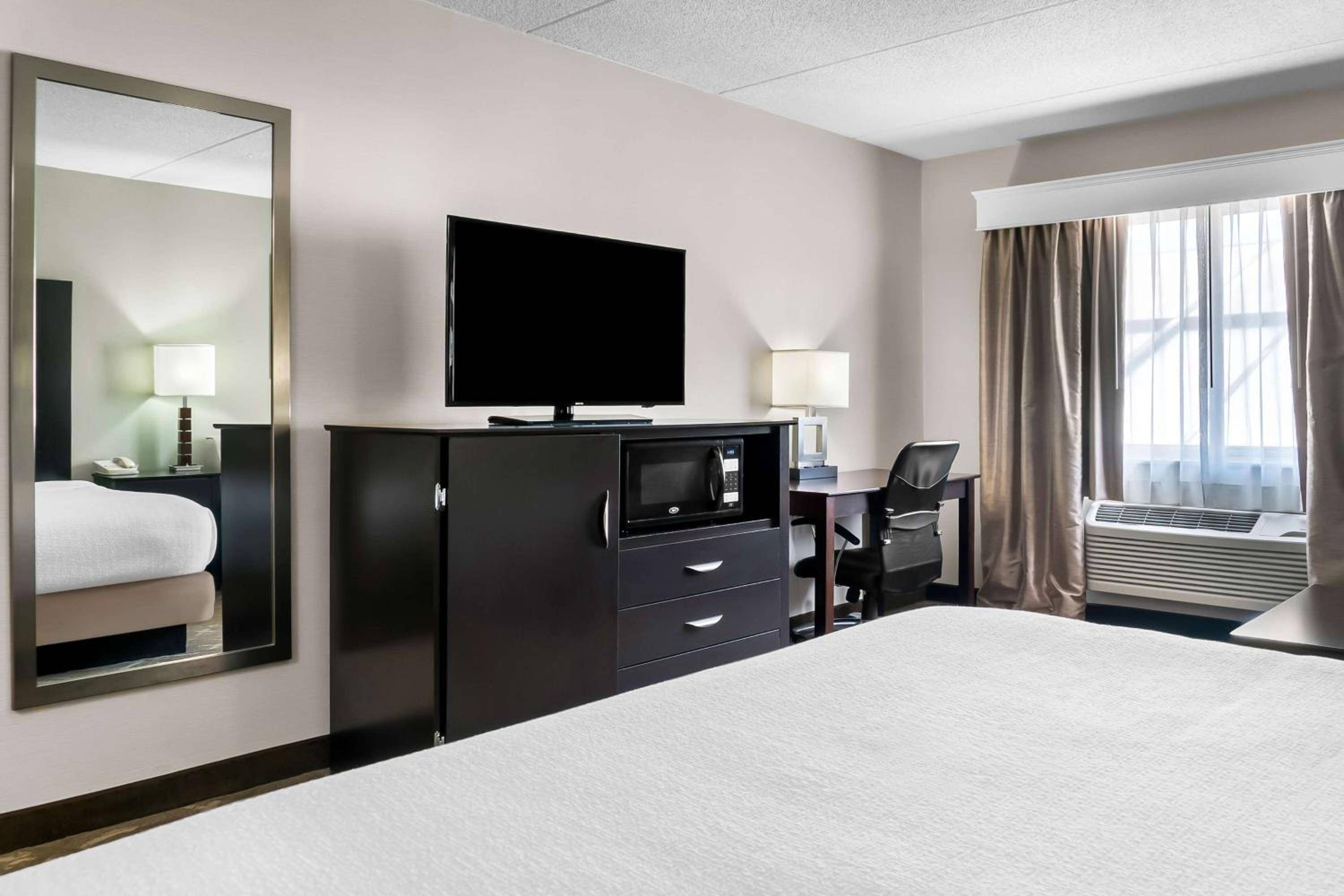 Best Western Okemos/East Lansing Hotel & Suites