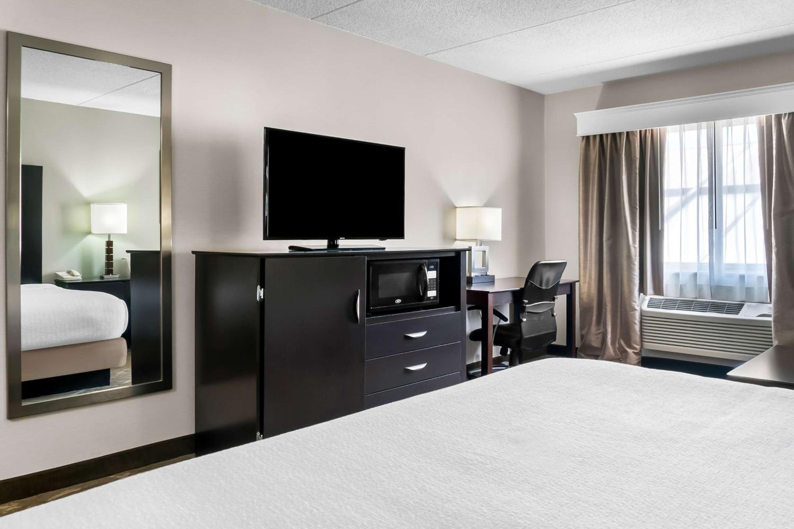 Best Western Okemos/East Lansing Hotel & Suites